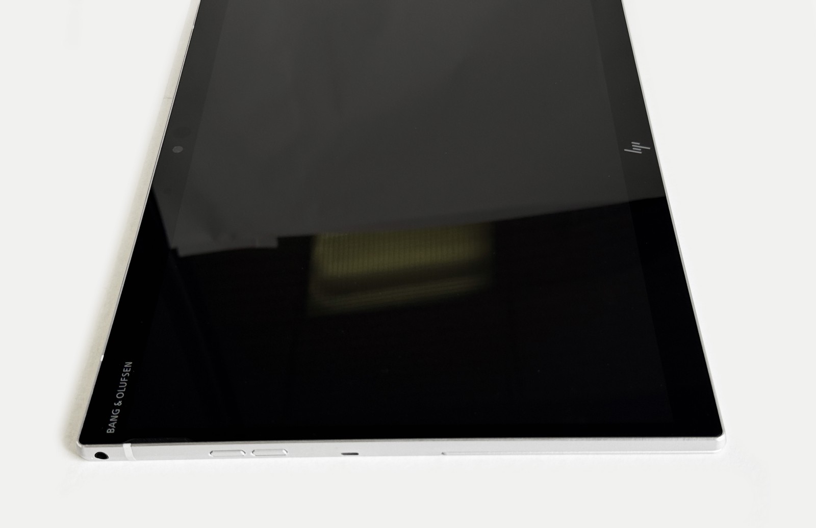 HP Elite X2 G8 Tablet 13″ FHD Core i7-1185G7 3.0GHz 16GB RAM 512GB SSD Grade C