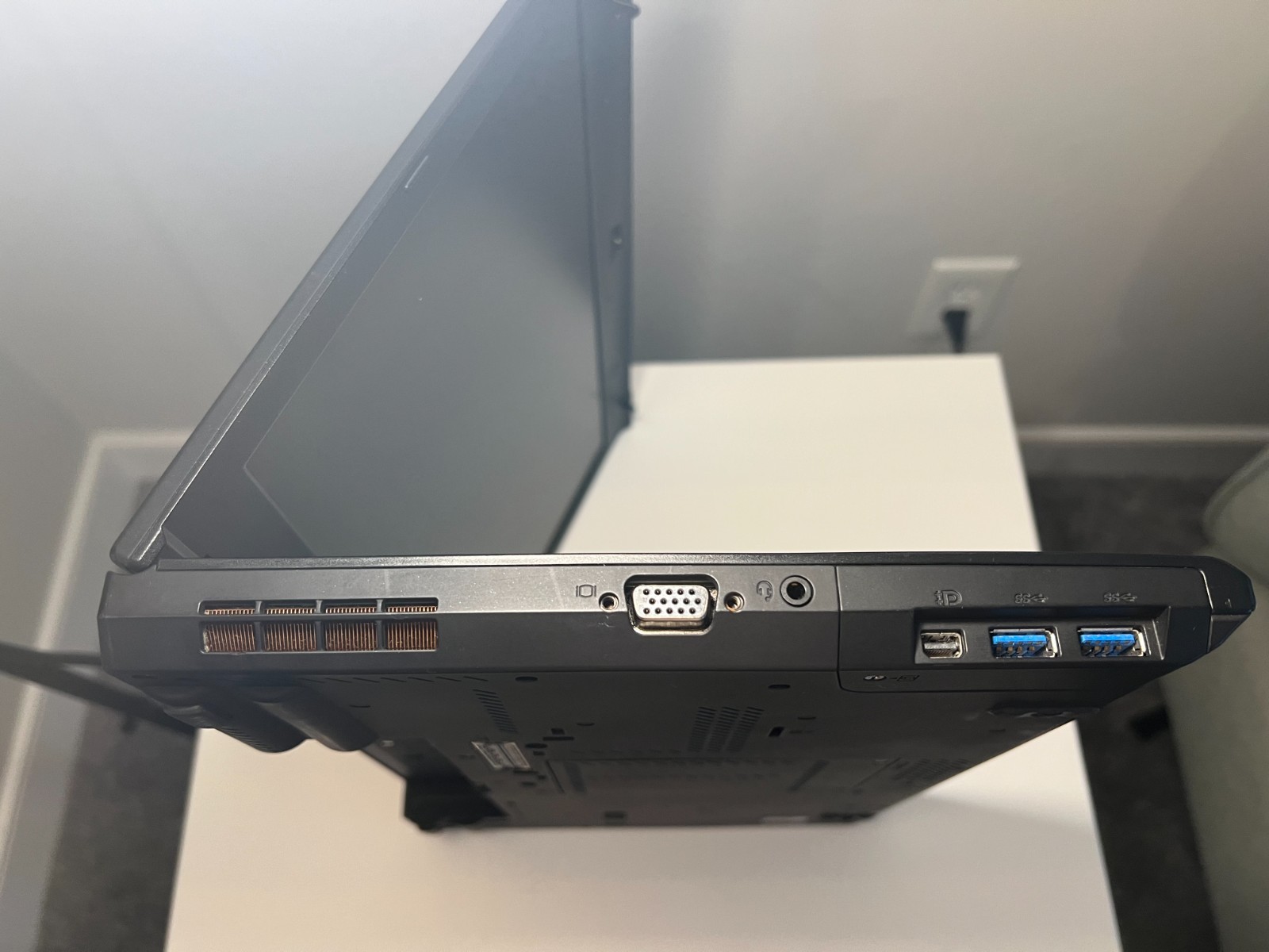 Lenovo ThinkPad T430 i5 8GB RAM 320GB HDD Linux Mint 2 OEM Batteries 2 Chargers