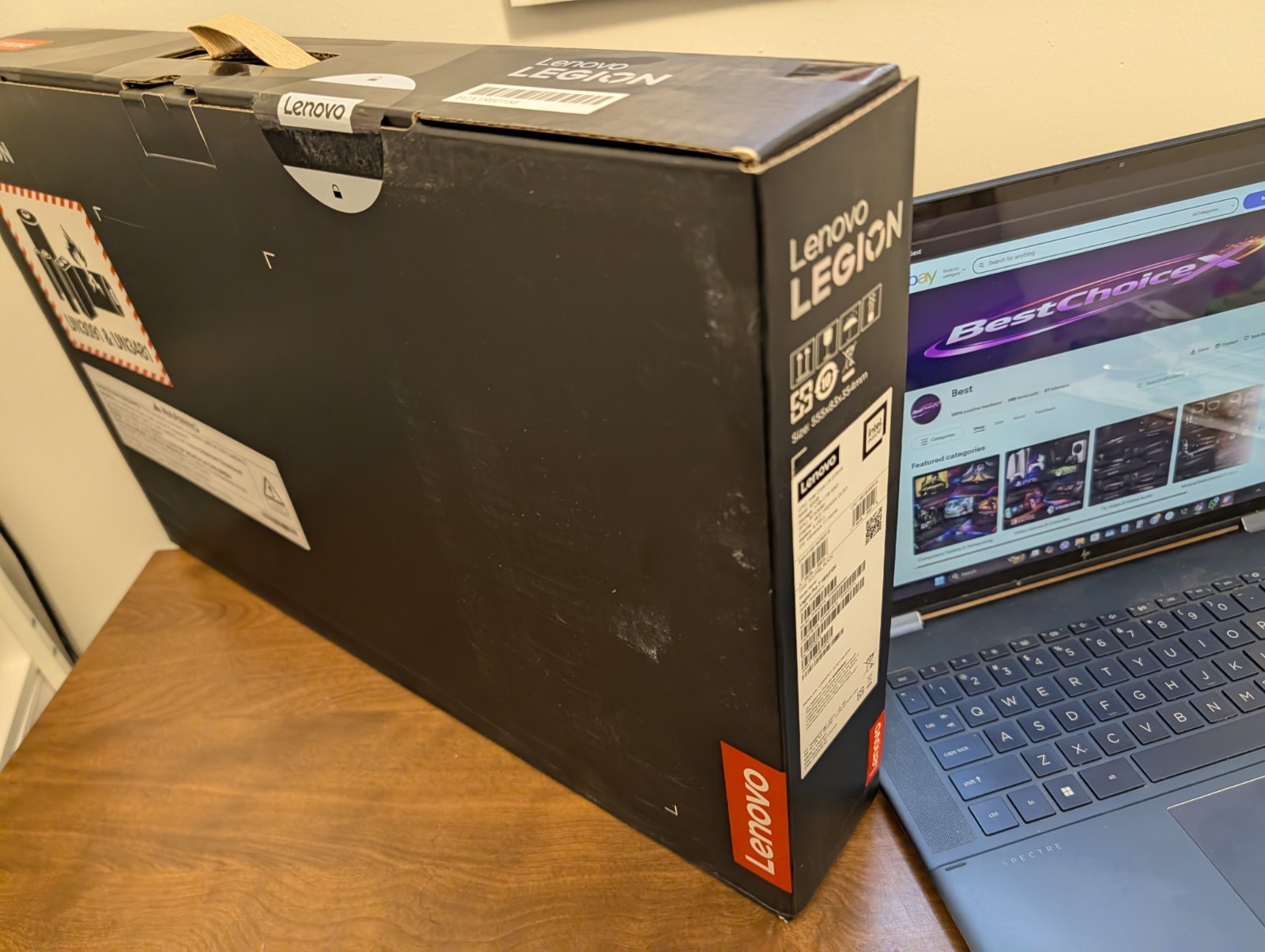 Brand New Sealed Lenovo Legion Pro 7i Gen 10 Ultra 9 275HX RTX 5090 32GB 2TB