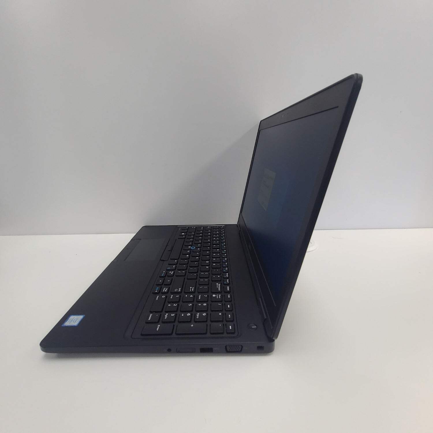 Dell Latitude 5580 15.6″ i7-7820HQ 2.9GHz 16GB RAM 256GB SSD GeForce 940MX