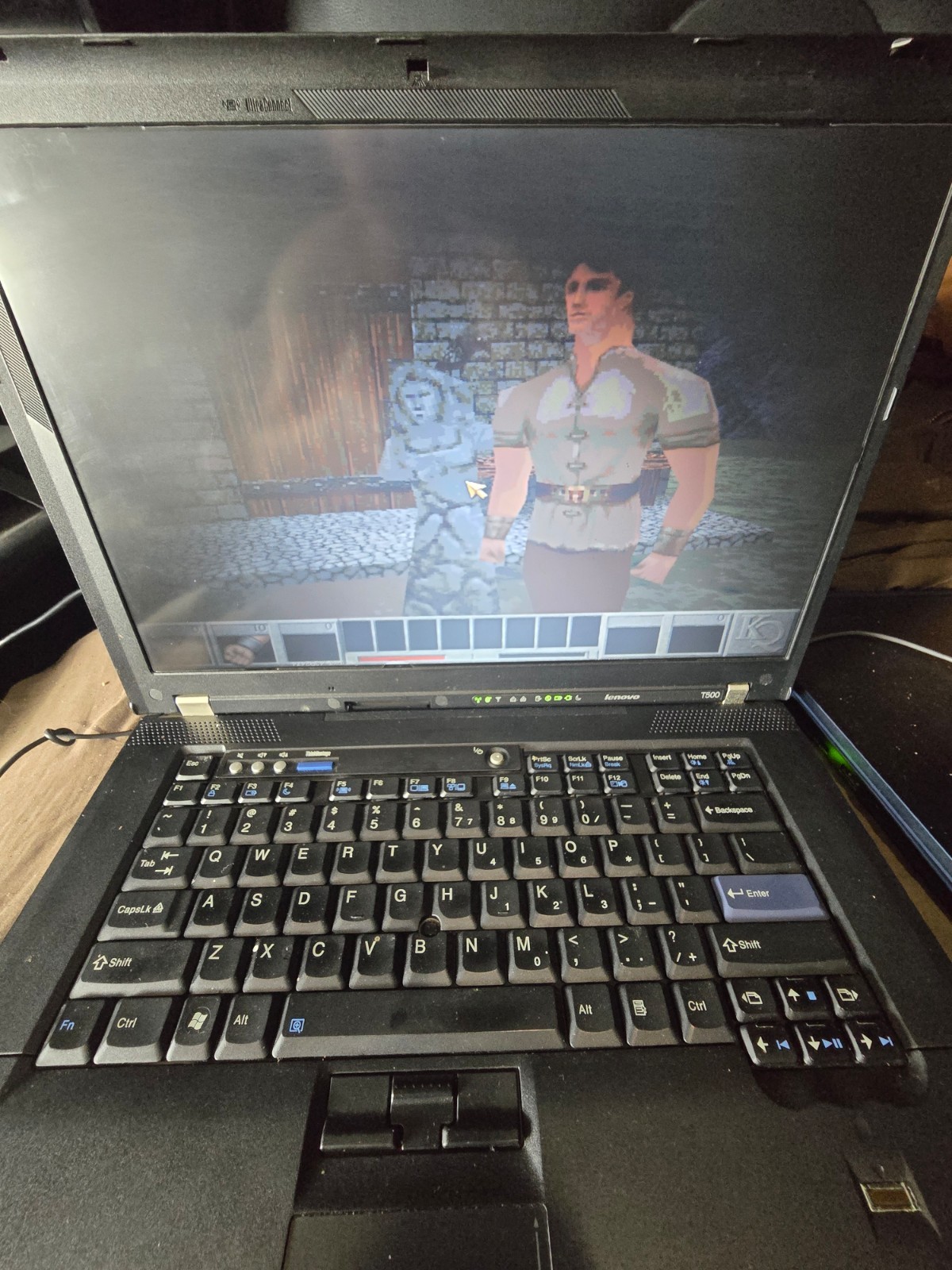 ThinkPad T500 Win XP P8400 2.26GHz 4GB RAM 80GB HDD DVD With Game Controller