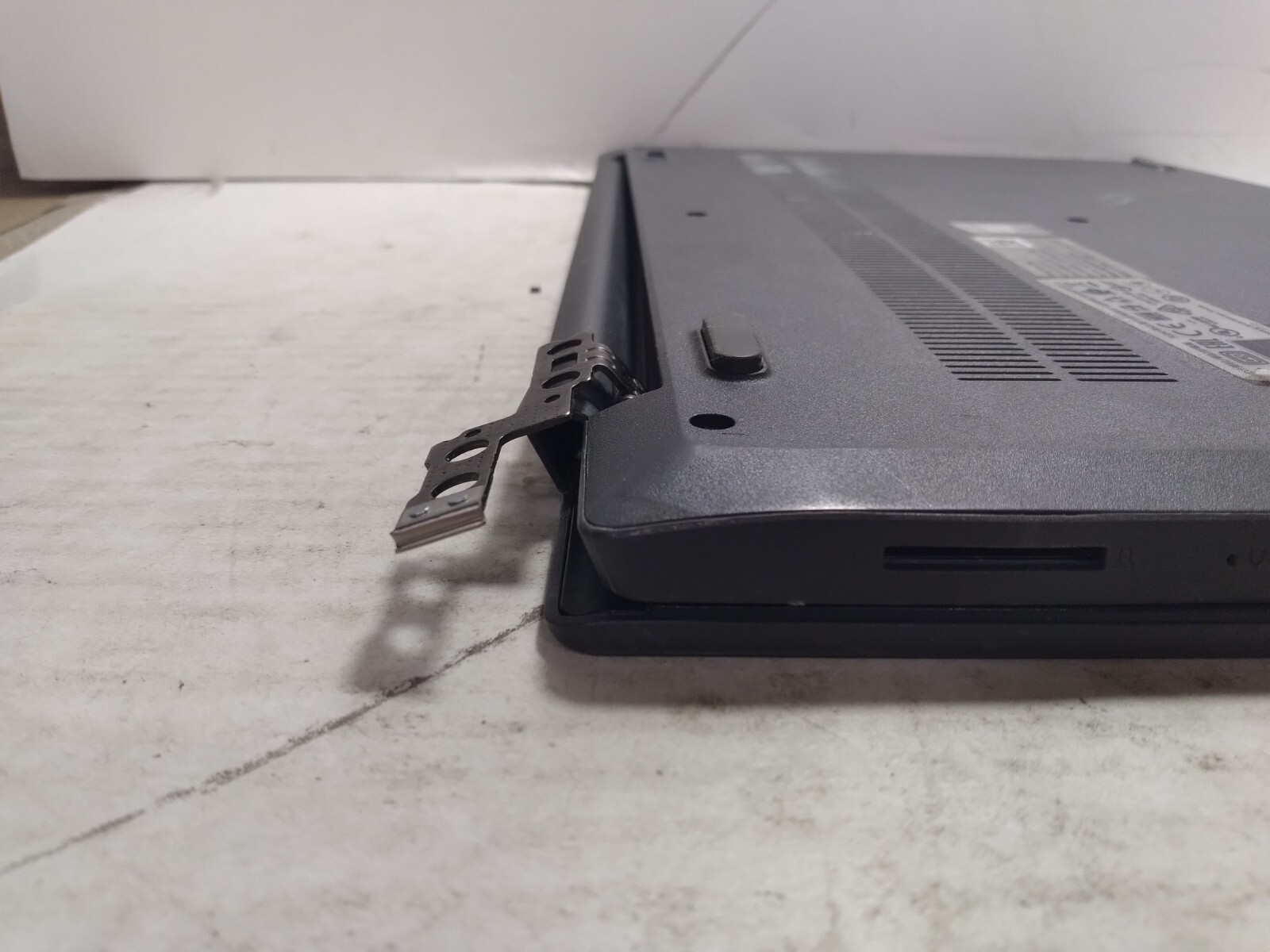 Lenovo V15 G1 IML w/i3-10110U, 4GB RAM Laptop for Parts/Repair #0190