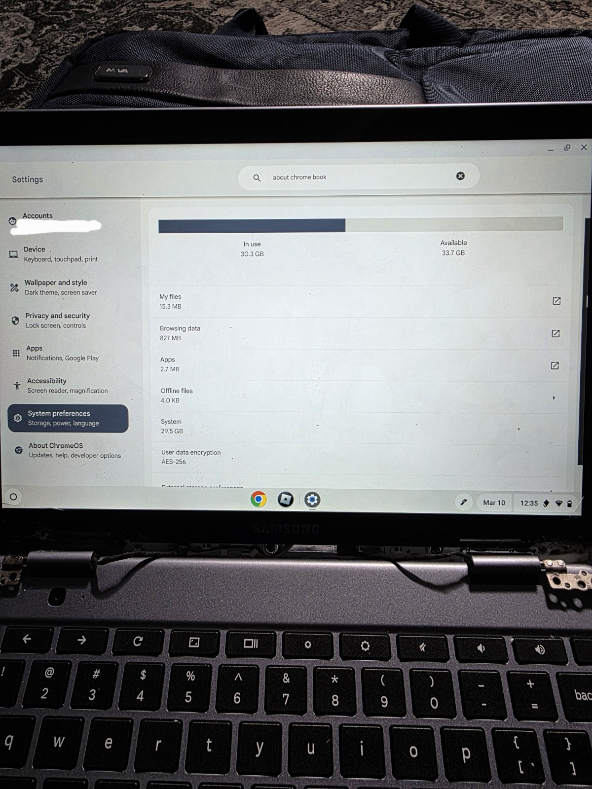 Samsung Chromebook, works perfectly. Needs repair. Comes with bag and charger.