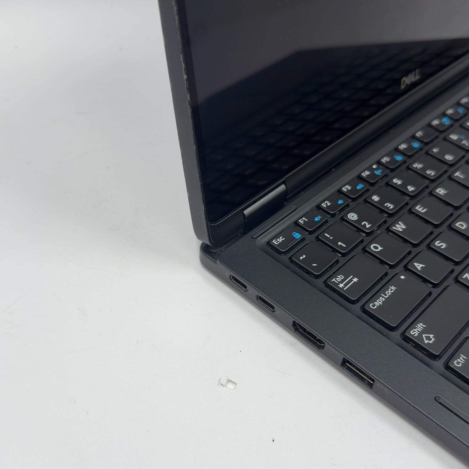 Dell Latitude 7390 2-in-1 13.3″ Core i7-8650U 1.9GHz 16GB RAM 512GB SSD