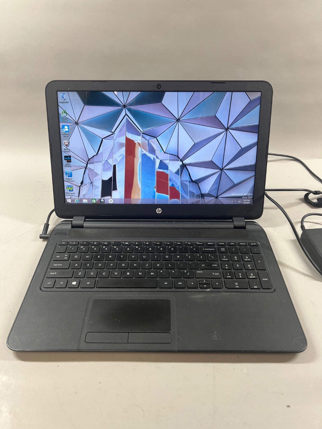 HP Laptop 15-F009WM 15.6″ E1-2100 1.0GHz 4GB RAM 500GB HDD Bad Battery