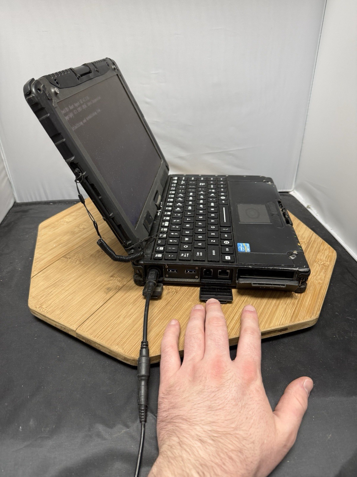 Rugged 2-in-1 Touch Getac V200-G2 Intel i7-3520M + RAM, No Storage Police Laptop