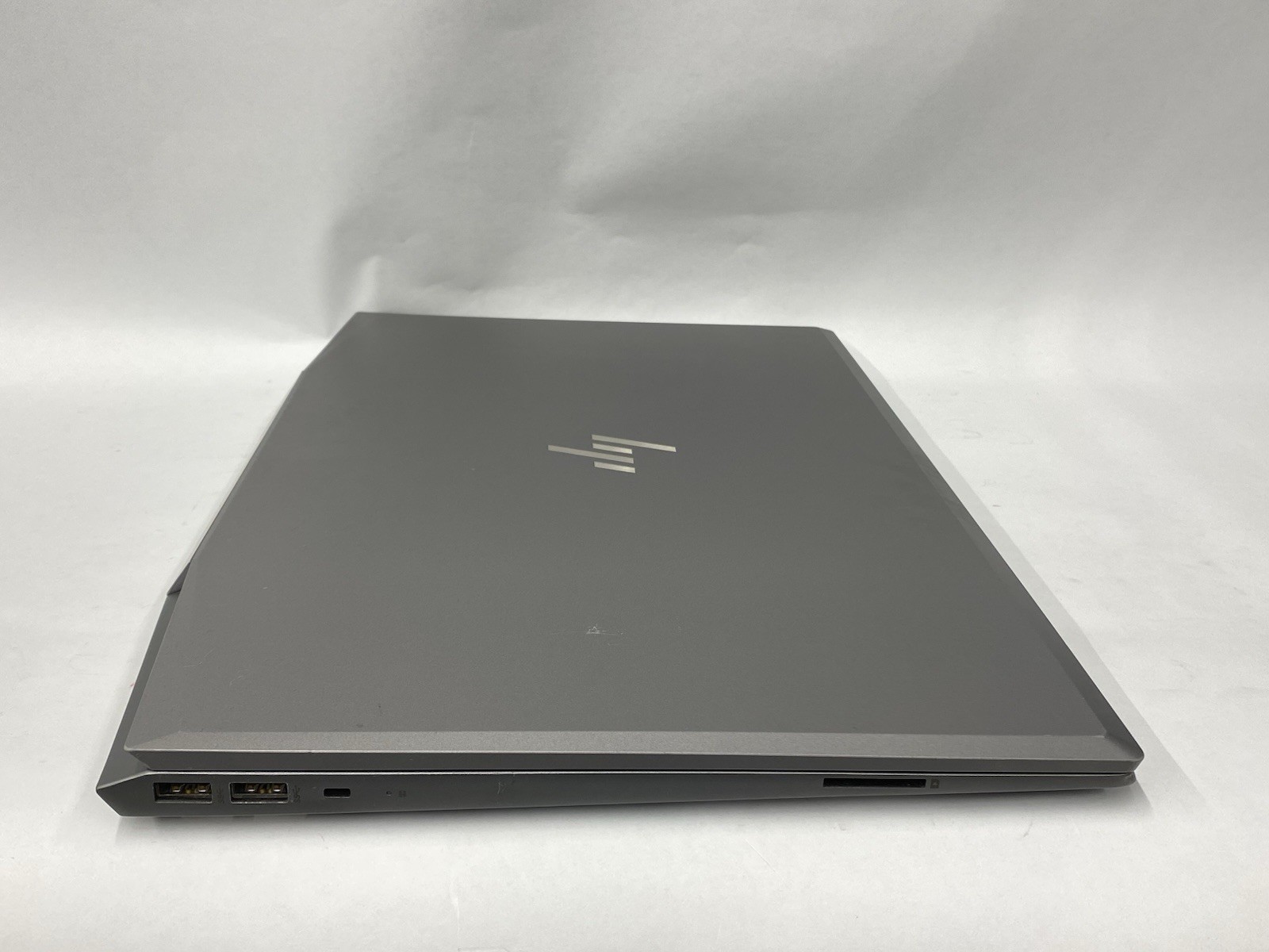 HP Zbook 15v G5 – Touch FHD – i7-8750H – No RAM/SSD/OS – READ