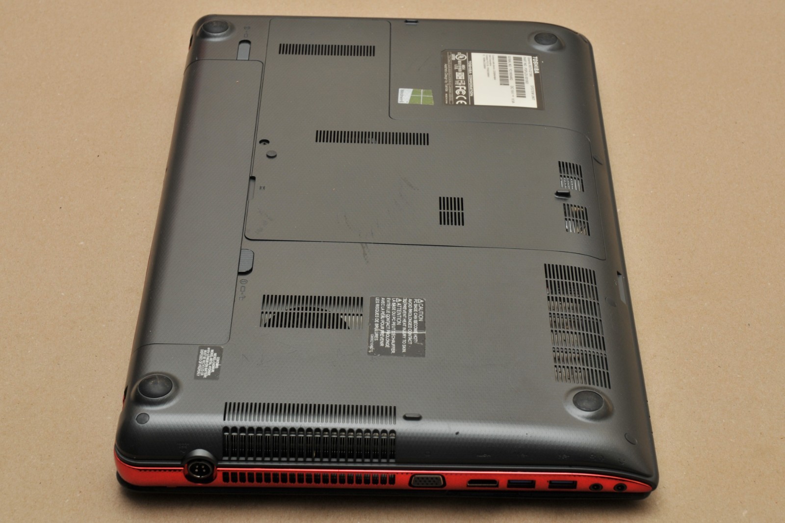 Toshiba Qosmio X875-Q7390 i7-3630QM GeForce GTX 670M 1TB HDD 12GB RAM Windows 8