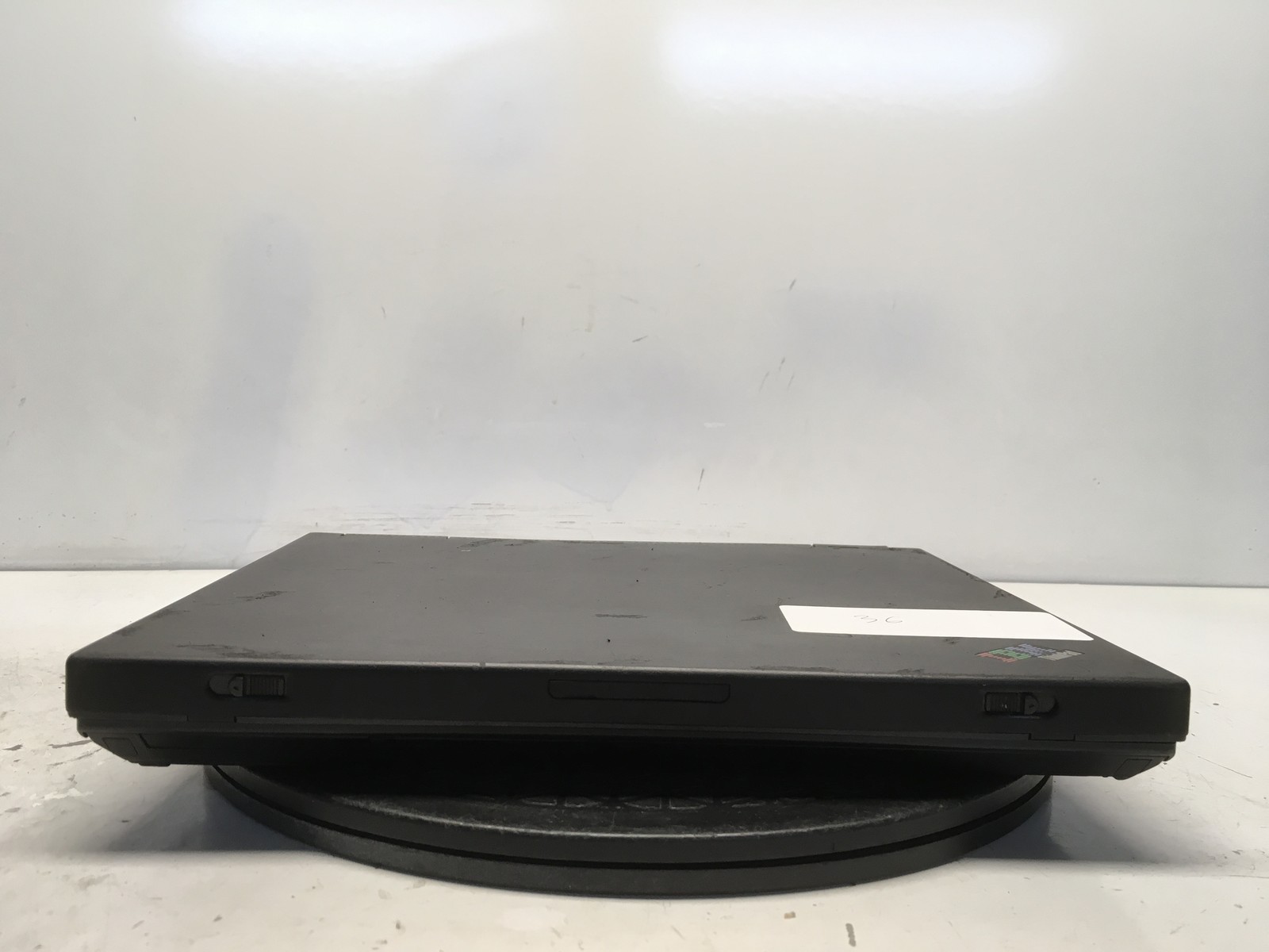 IBM ThinkPad T23 Intel Mobile Pentium III-M 1GHz NO RAM/HDD/BAT – FOR PARTS