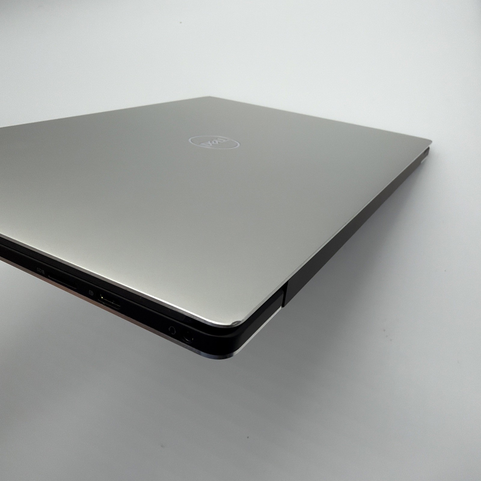 Dell XPS 13 9380 | 13″ | i7-8568U 8th Gen | 8GB RAM | 512GB SSD | 4K Ultra HD