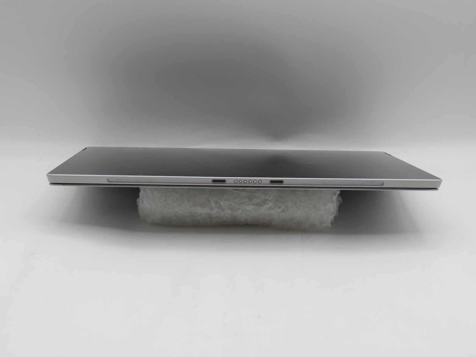 Microsoft Surface Pro 4 i7-6650U@2.2GHz 8GB RAM 12″ 256GB HD No OS/AC