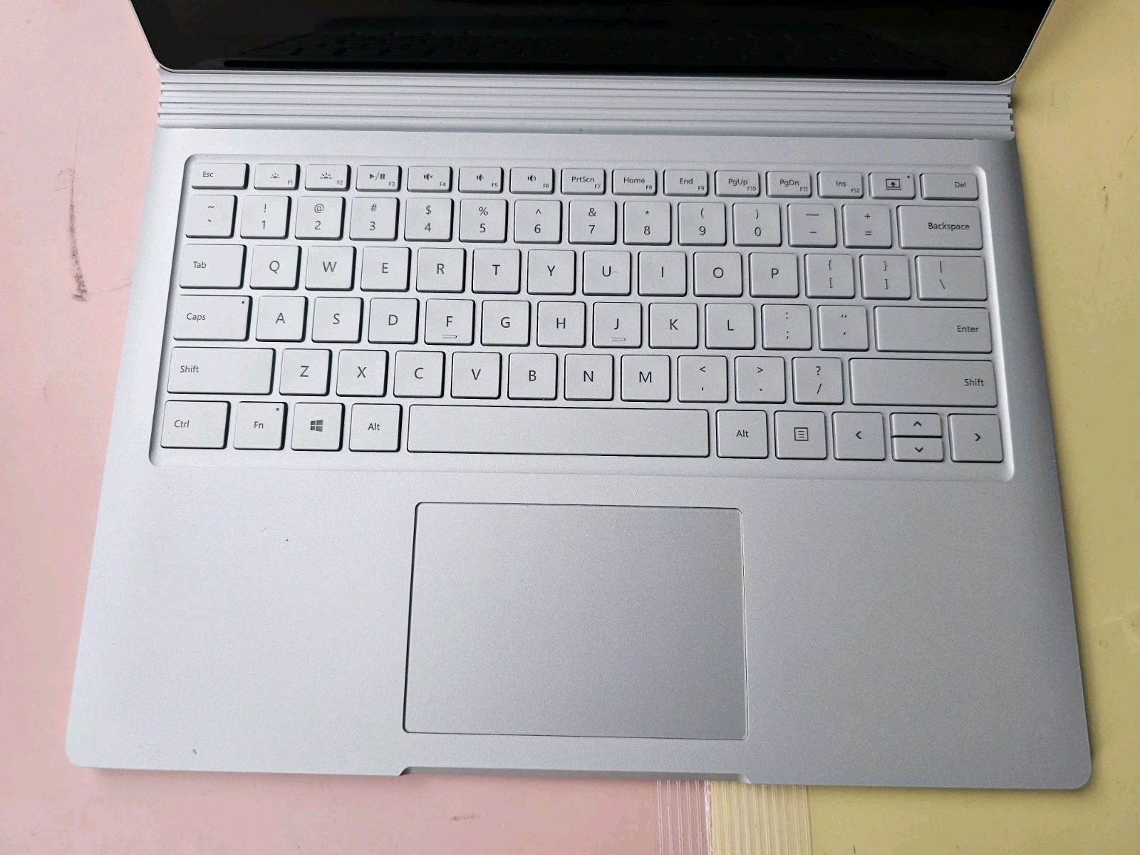 Microsoft Surface 1703 Core i7-6600U 16GB RAM 512GB SSD NVIDIA BACKLIT 3000×2000