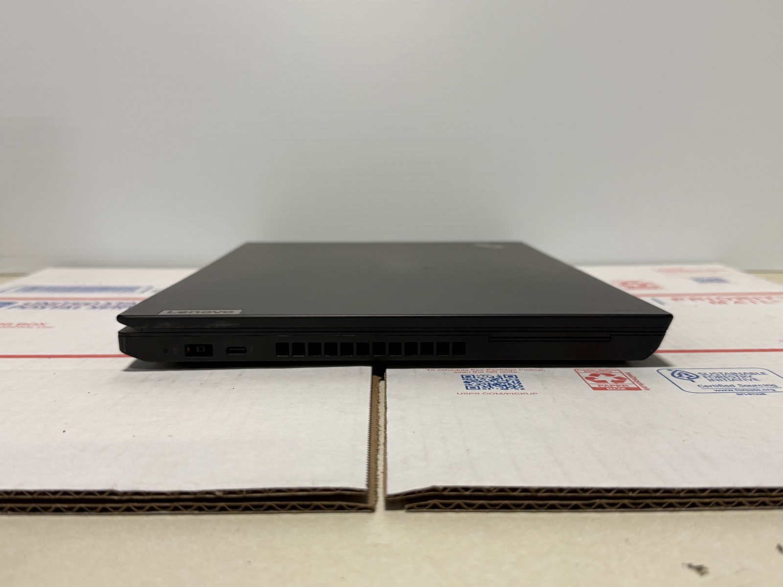 Lenovo ThinkPad T15p Gen 2 FHD i7-11800H 2.30GHz 16GB 512 SSD GTX 1650 Max-Q