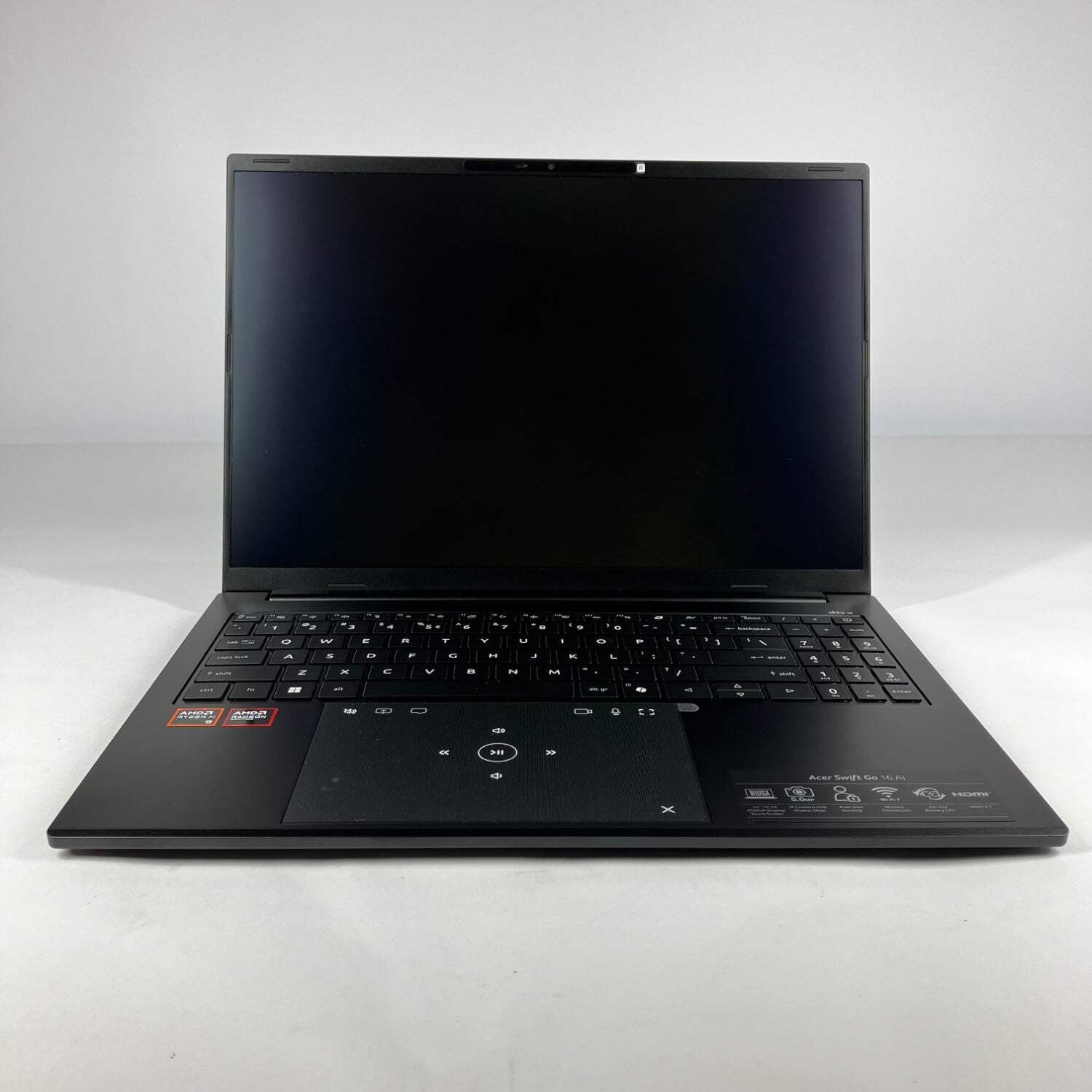 New Acer Swift Go 16 AI SFG16-A71T-R87F 16″ AI Ryzen 9 465 32GB RAM 1TB SSD