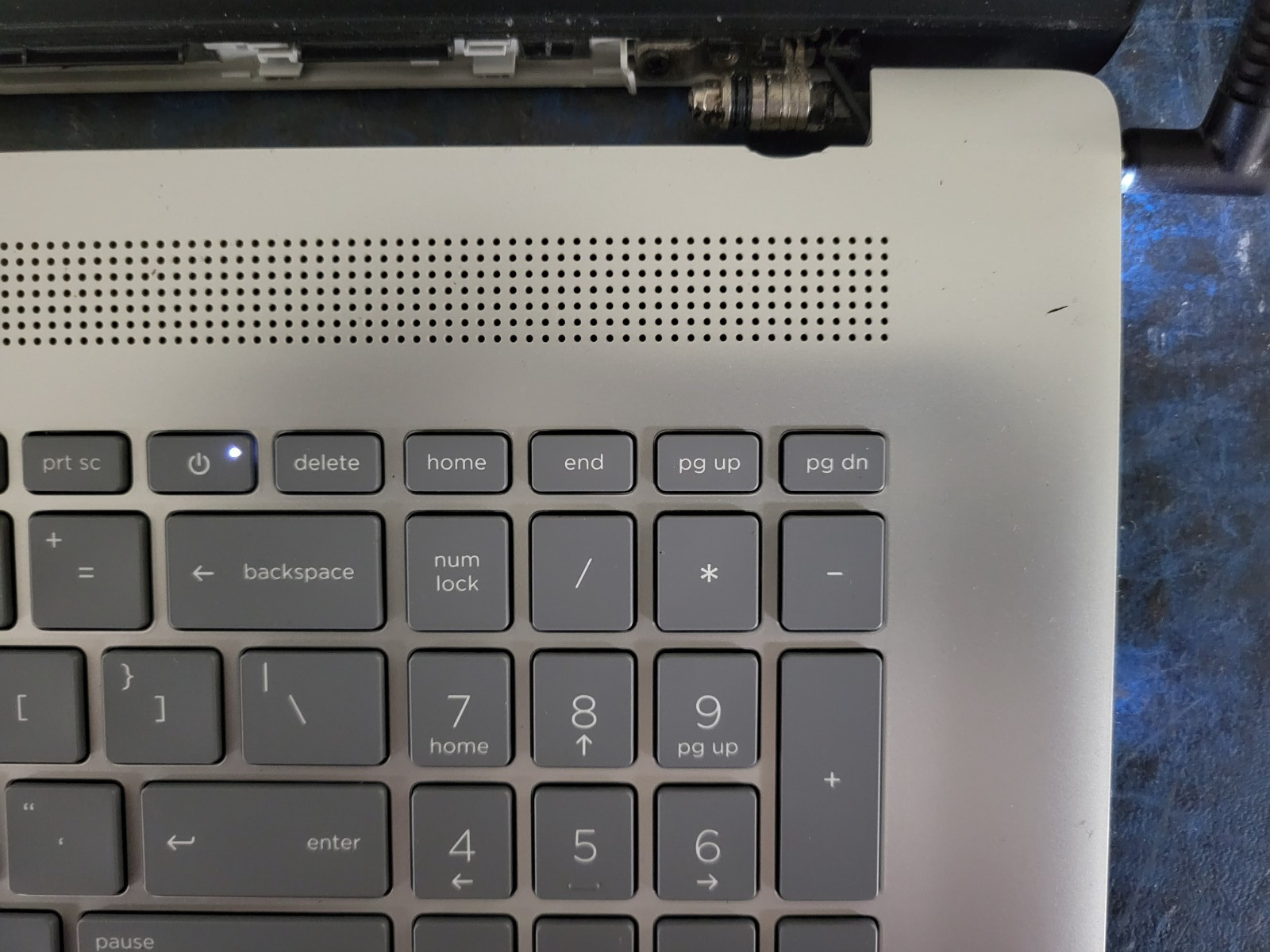 HP 17T i5-11th Gen or Higher *AS IS/Power On Only/Read* | LP495