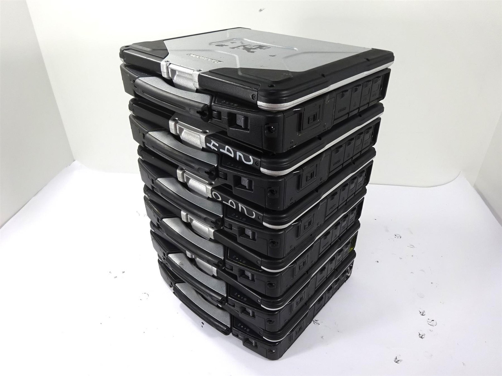 Lot 6 – Panasonic CF-31 MK5 Core i5-5300U 2.3GHz 4GB – Bios Locked – No HHD