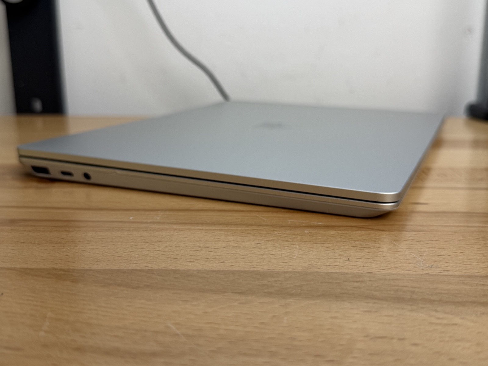 Microsoft Surface Laptop Go 1st Gen 1943 12.4″ i5-1035G1 1.0GHz 8GB RAM 128GB