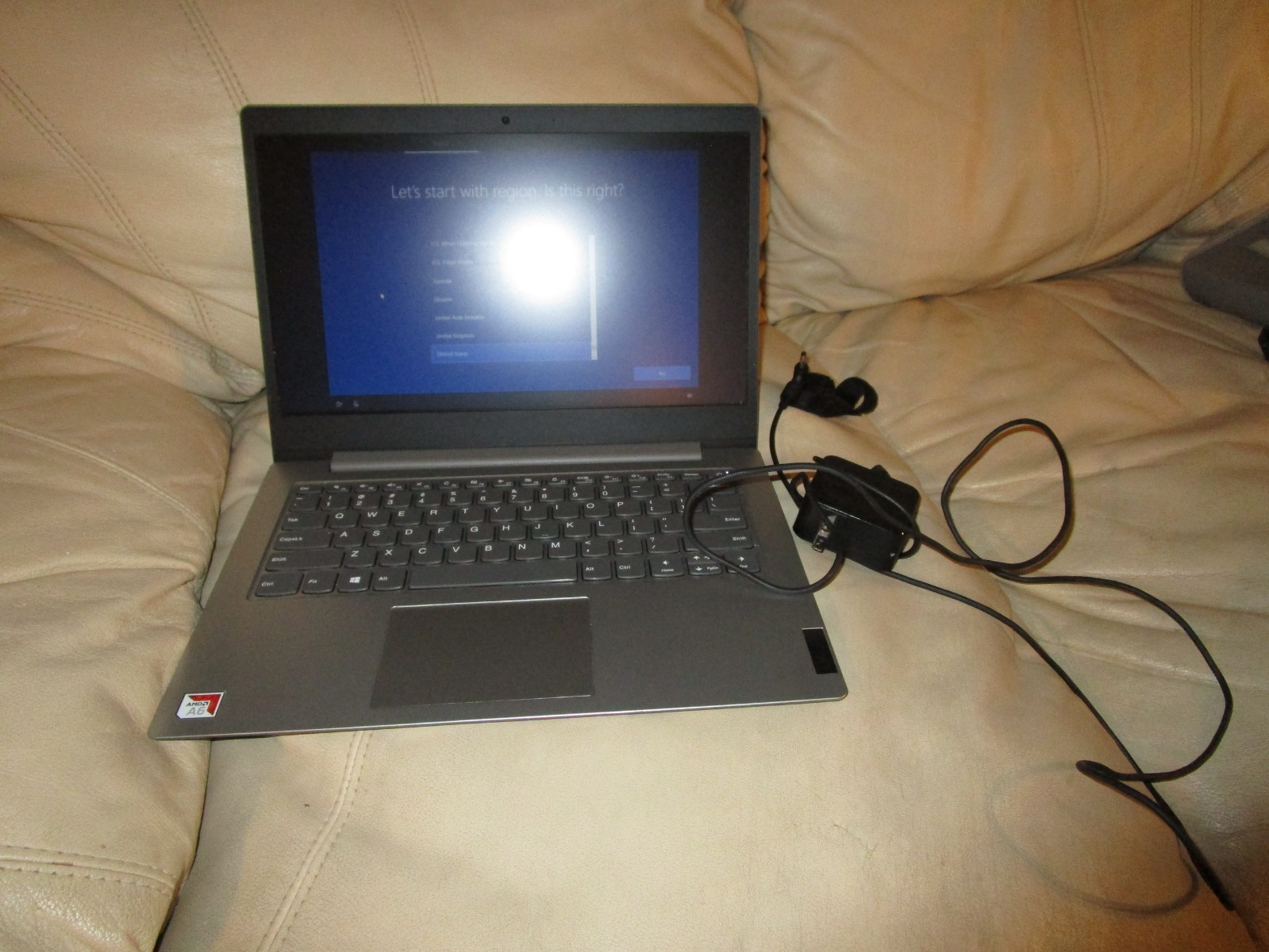 Lenovo IdeaPad 1 14″ (64 GB eMMC, AMD A6 A6-9220e, 1.60 GHz, 4GB) Laptop -…