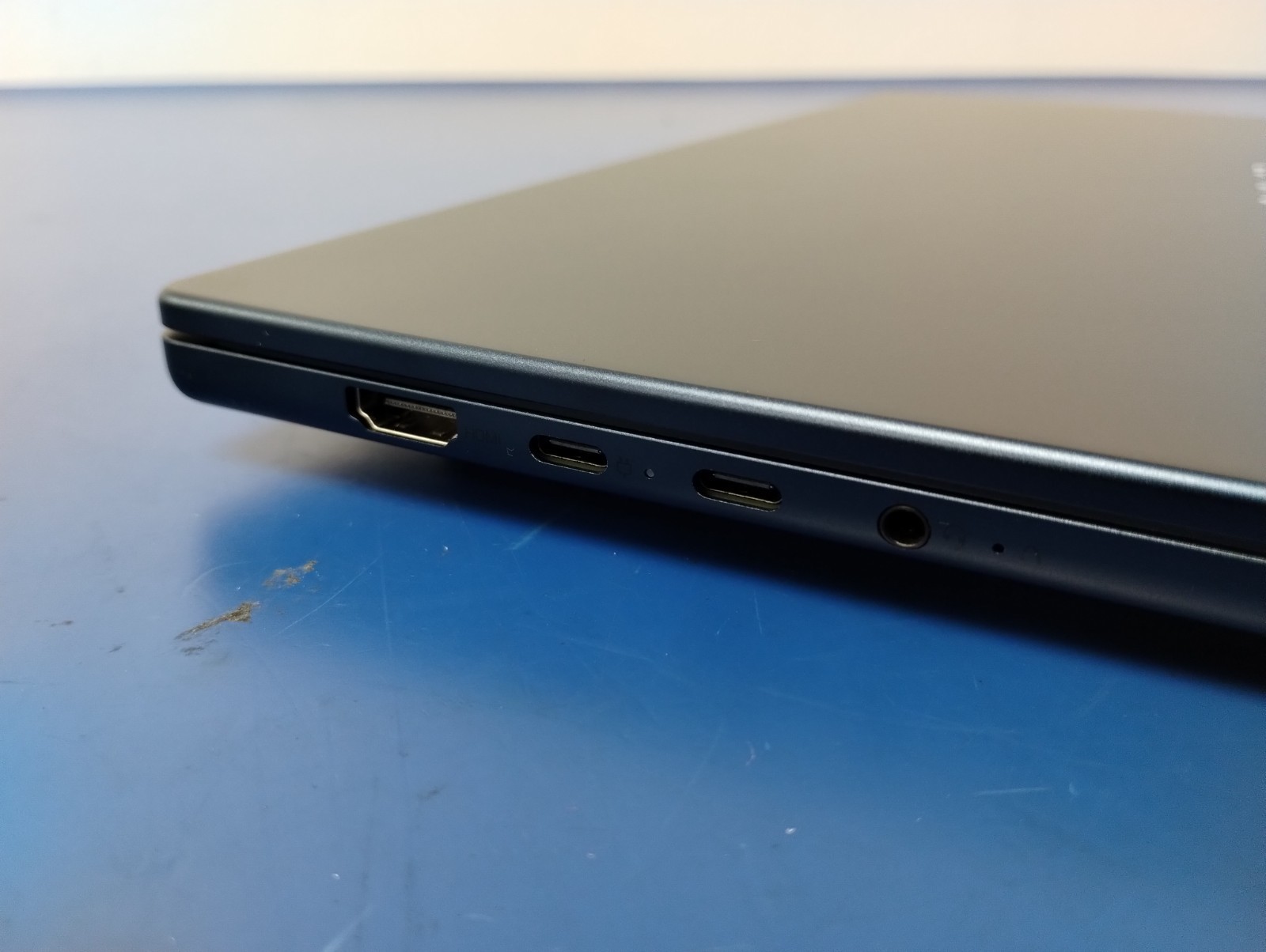 Lenovo IdeaPad 5 2-in-1 16AKP10, AMD Ryzen AI 7 350, 16 GB RAM, 1 TB NVMe SSD