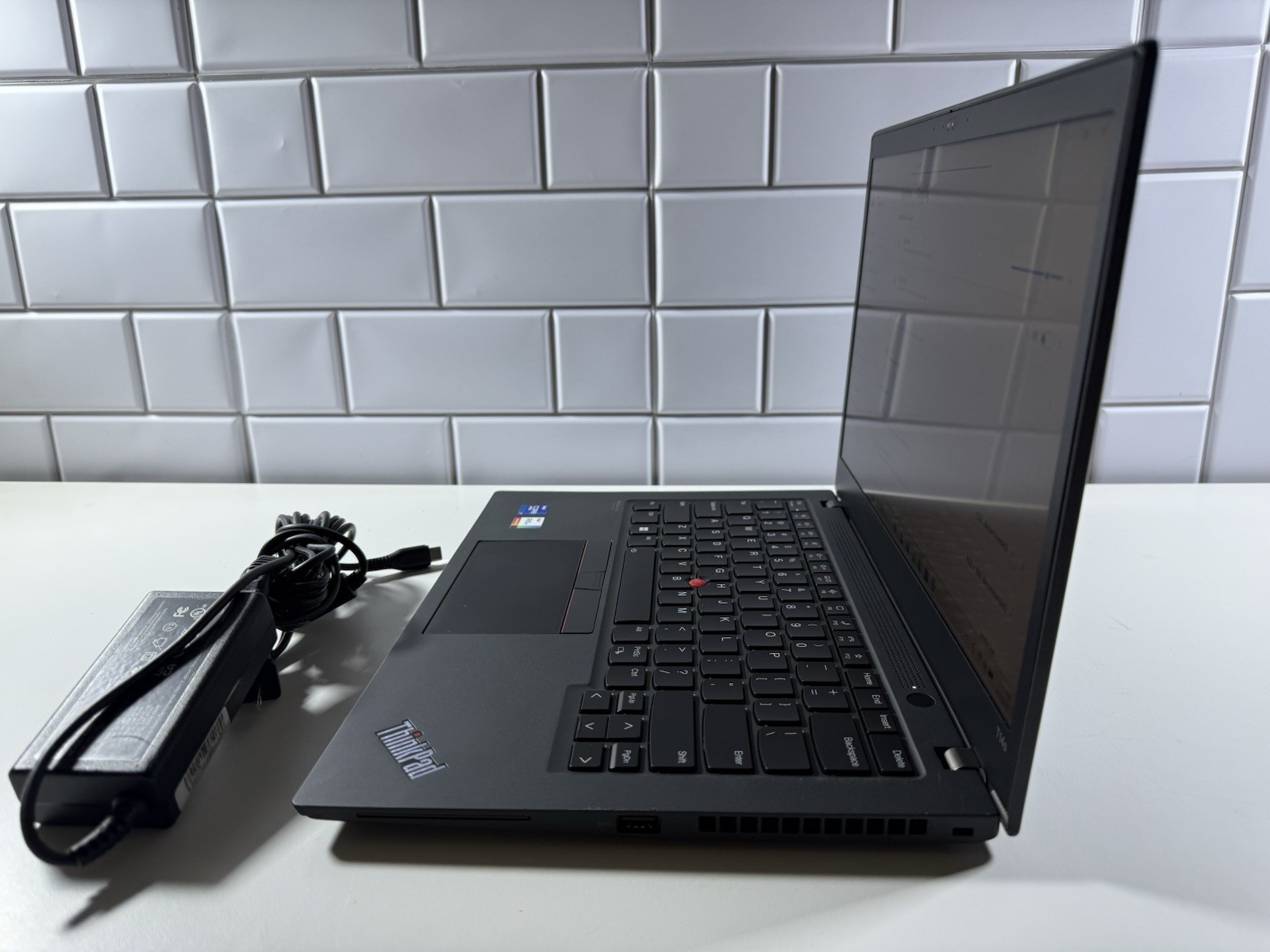 Lenovo ThinkPad T14s Gen 2 i7-1185G7 32GB 14″ FHD 128GB WWAN 4G Touch Read”