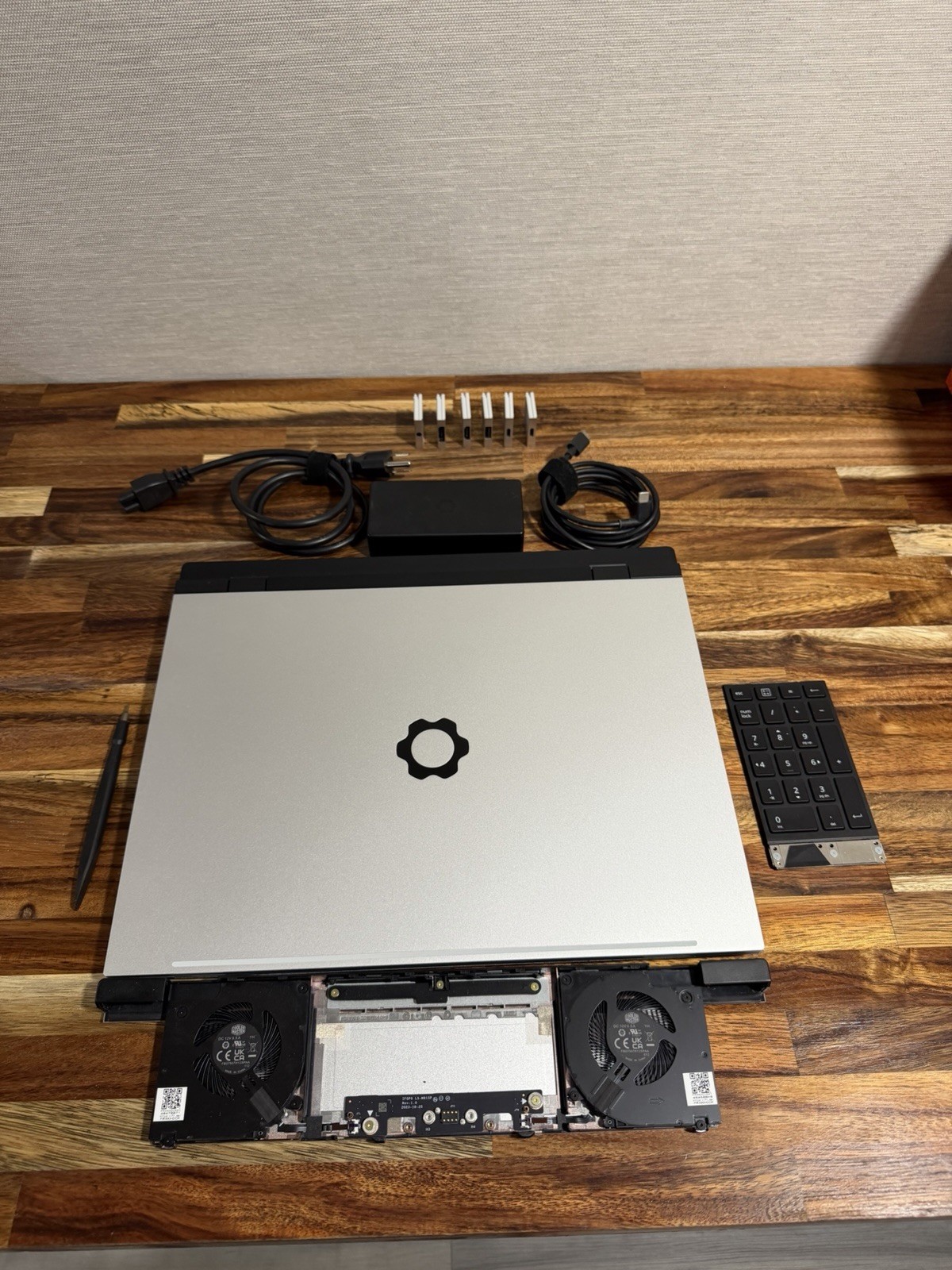 Framework Laptop 16 Ryzen 9 7940HS /w 780m 64GB Memory 7700S GPU Module 1TB SSD
