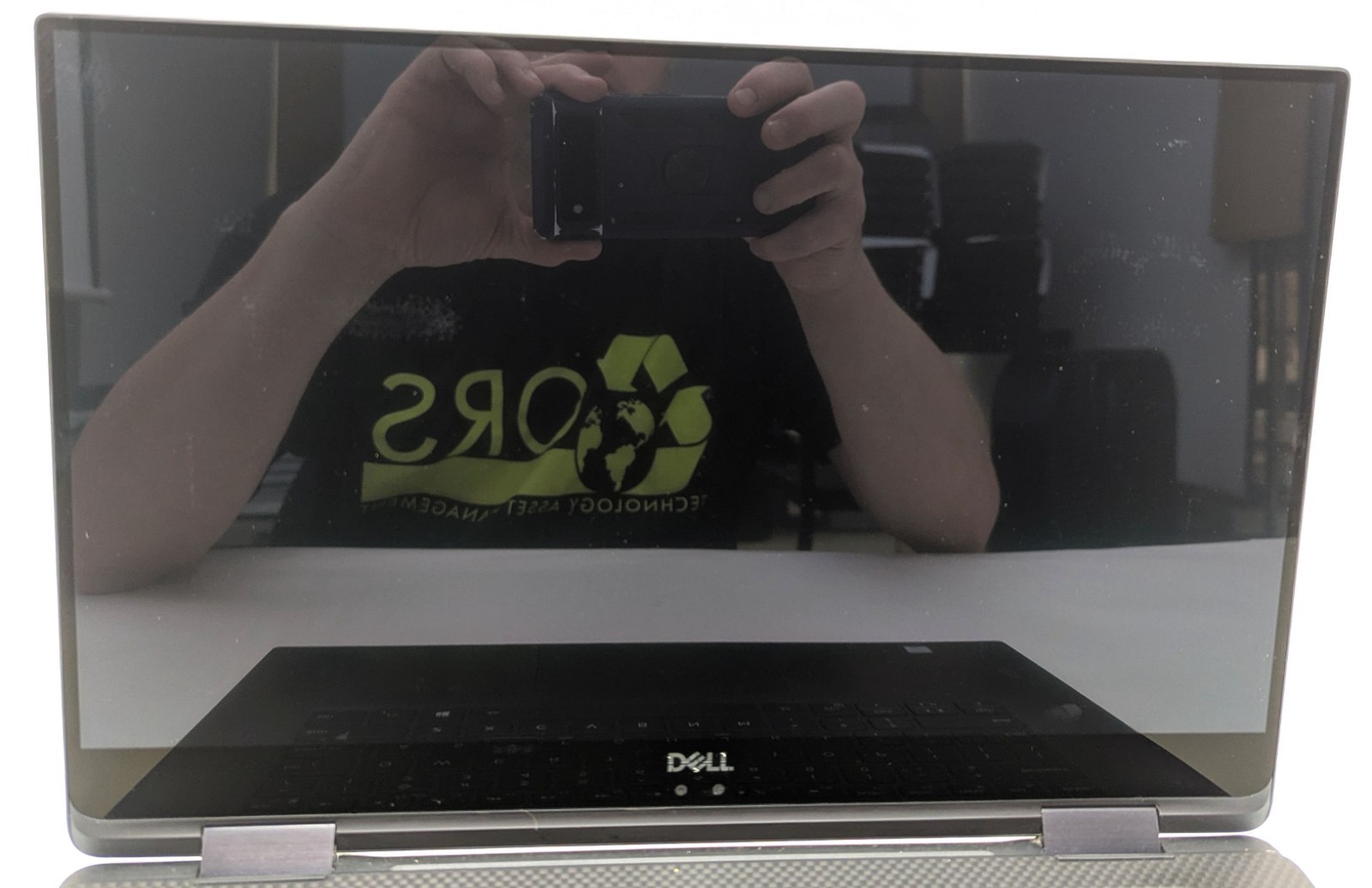 Incomplete Dell XPS 15 9575 15.6″ 4K Touch Laptop i7-8705G 3.10GHz 16GB RAM Vega
