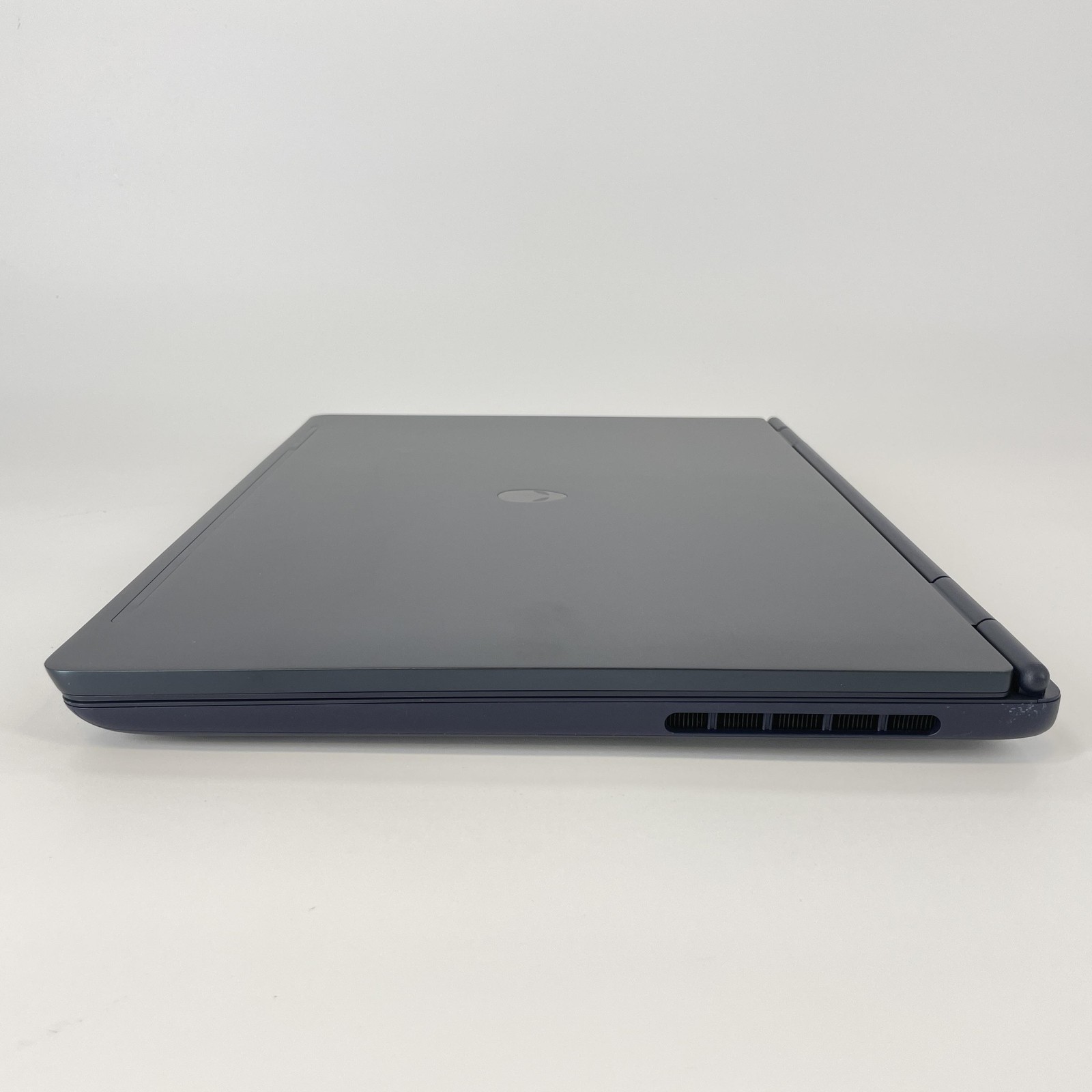 Dell Alienware 16 Aurora 120Hz QHD+ 2.5 GHz Core 7 240H 16GB 1TB SSD RTX 5050