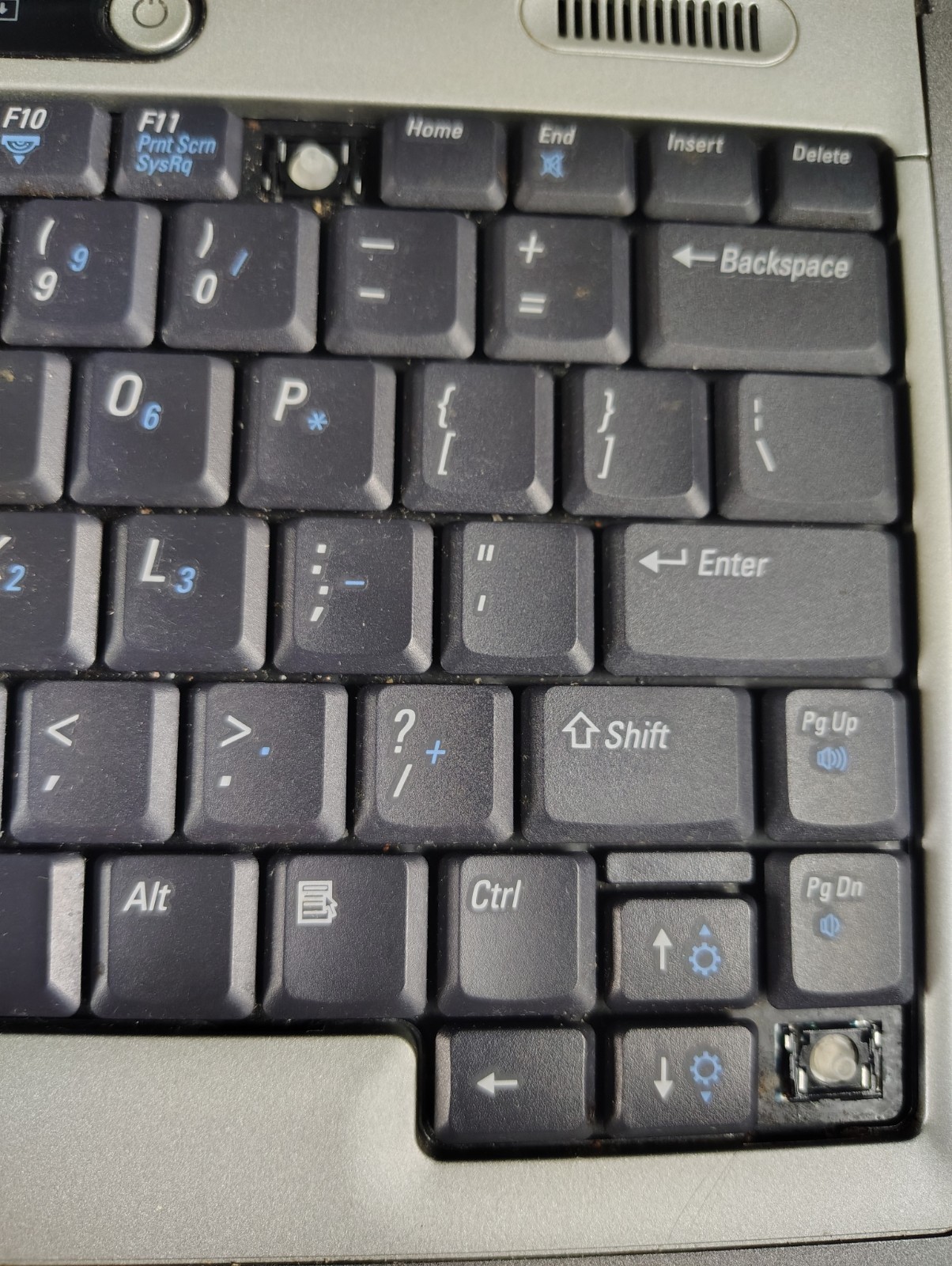 Dell Latitude D400 Retro Windows XP laptop