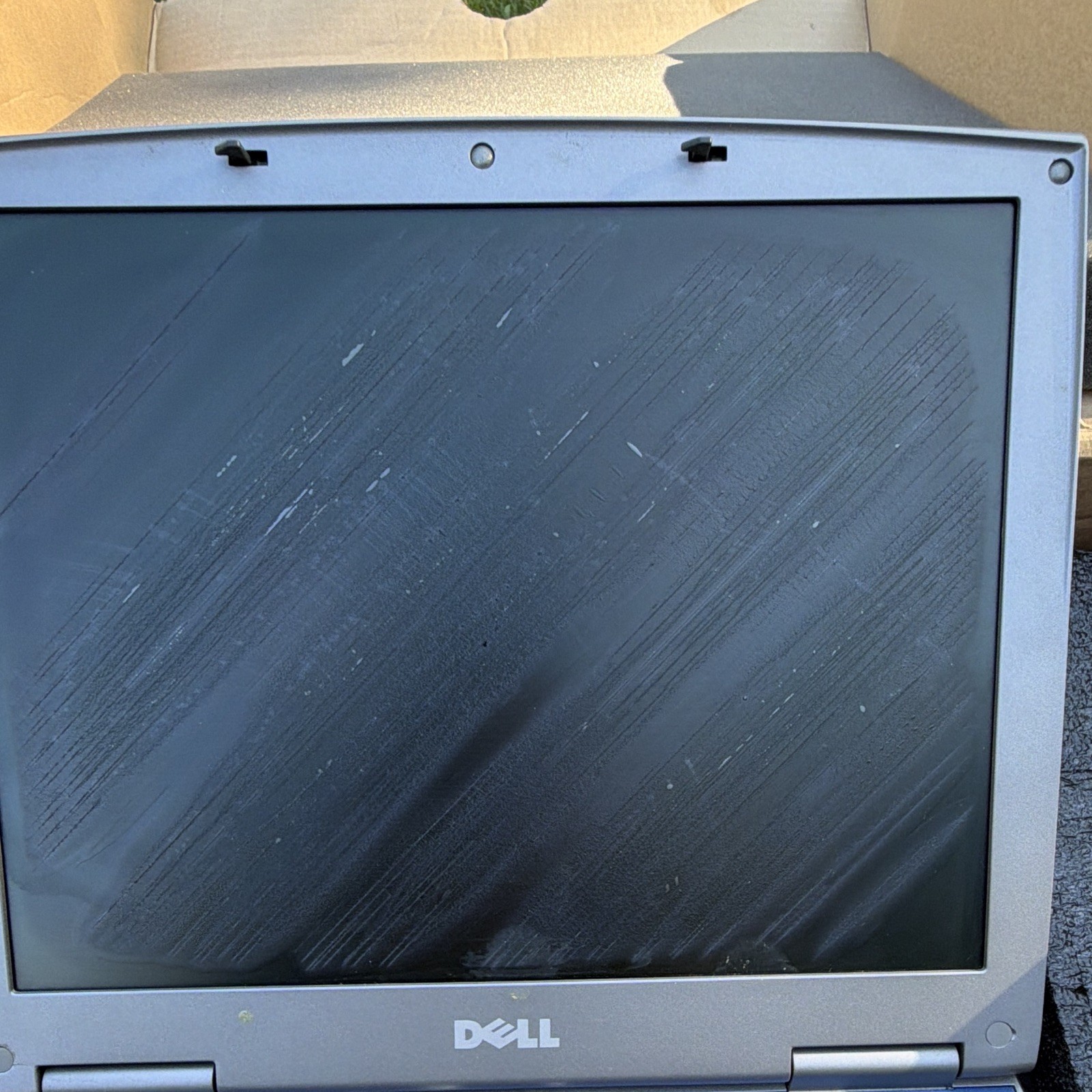 Dell Inspiron 1100 15in Laptop Pentium 4 Windows XP Home w/ Charger