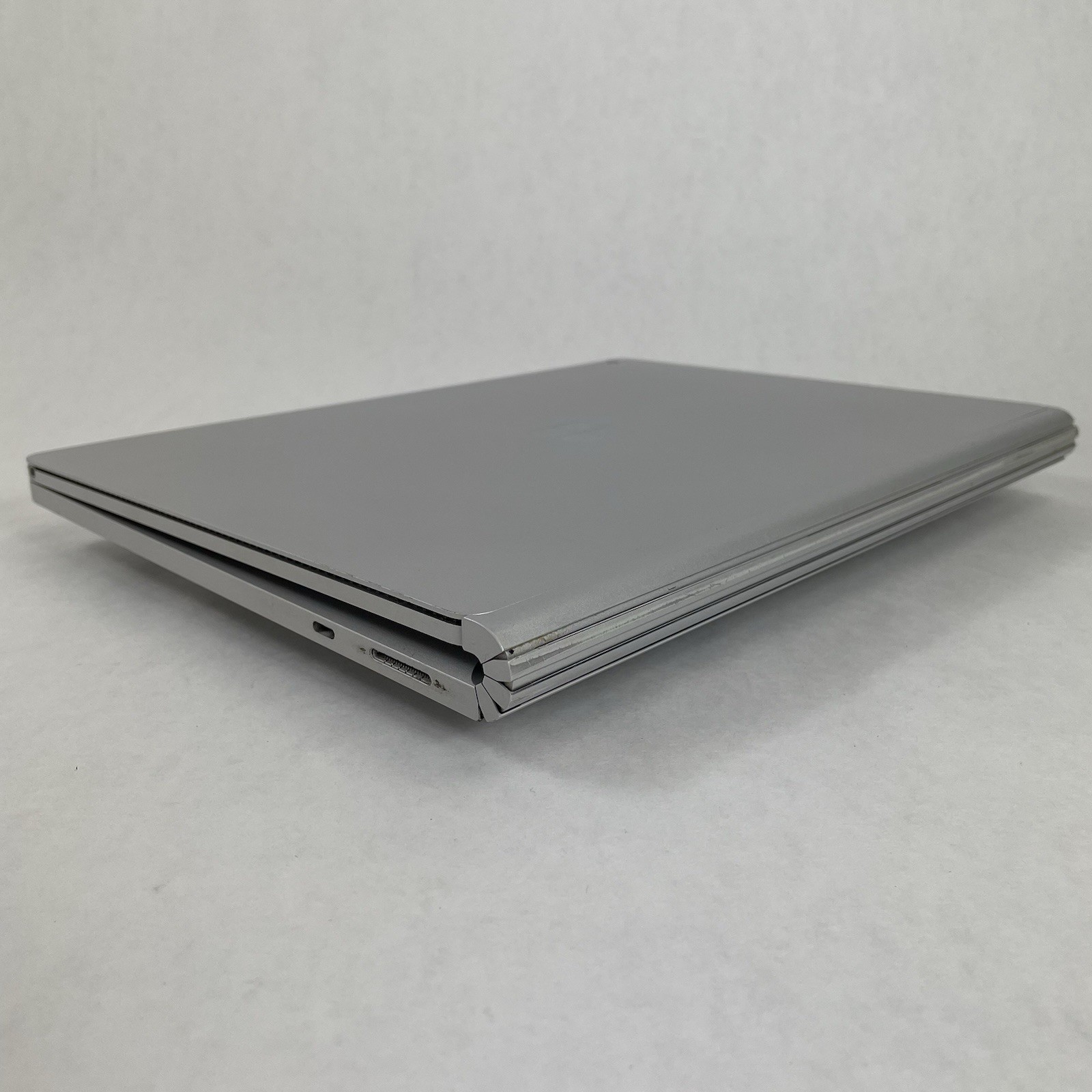 Microsoft Surface Book 2 13.3″ i7-8650U 1.90 GHz 8 GB RAM 256 GB SSD Win11