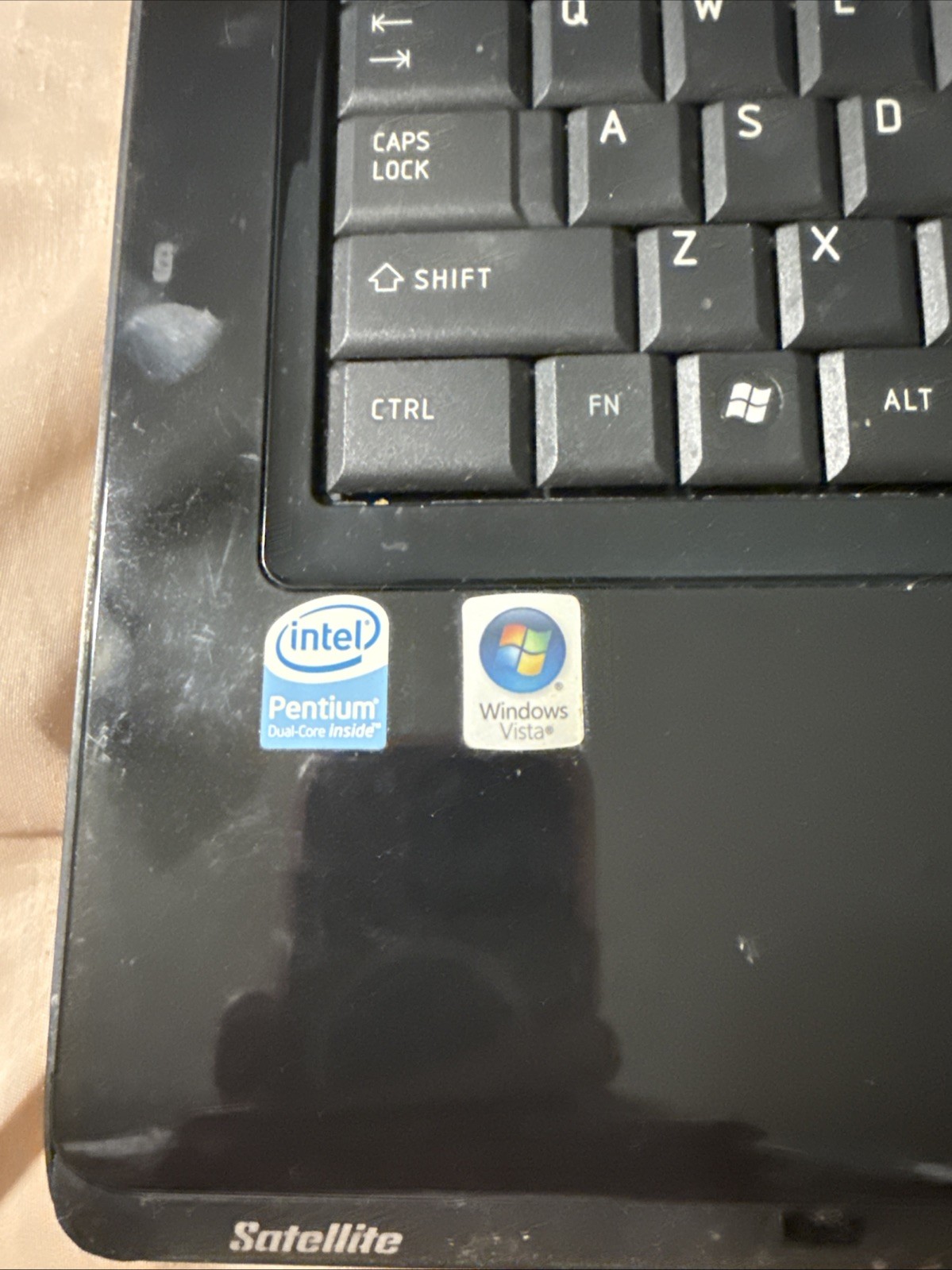 Toshiba Intel Pentium Laptop PSLB8U-079025 Satellite L305-S5921 System Unit