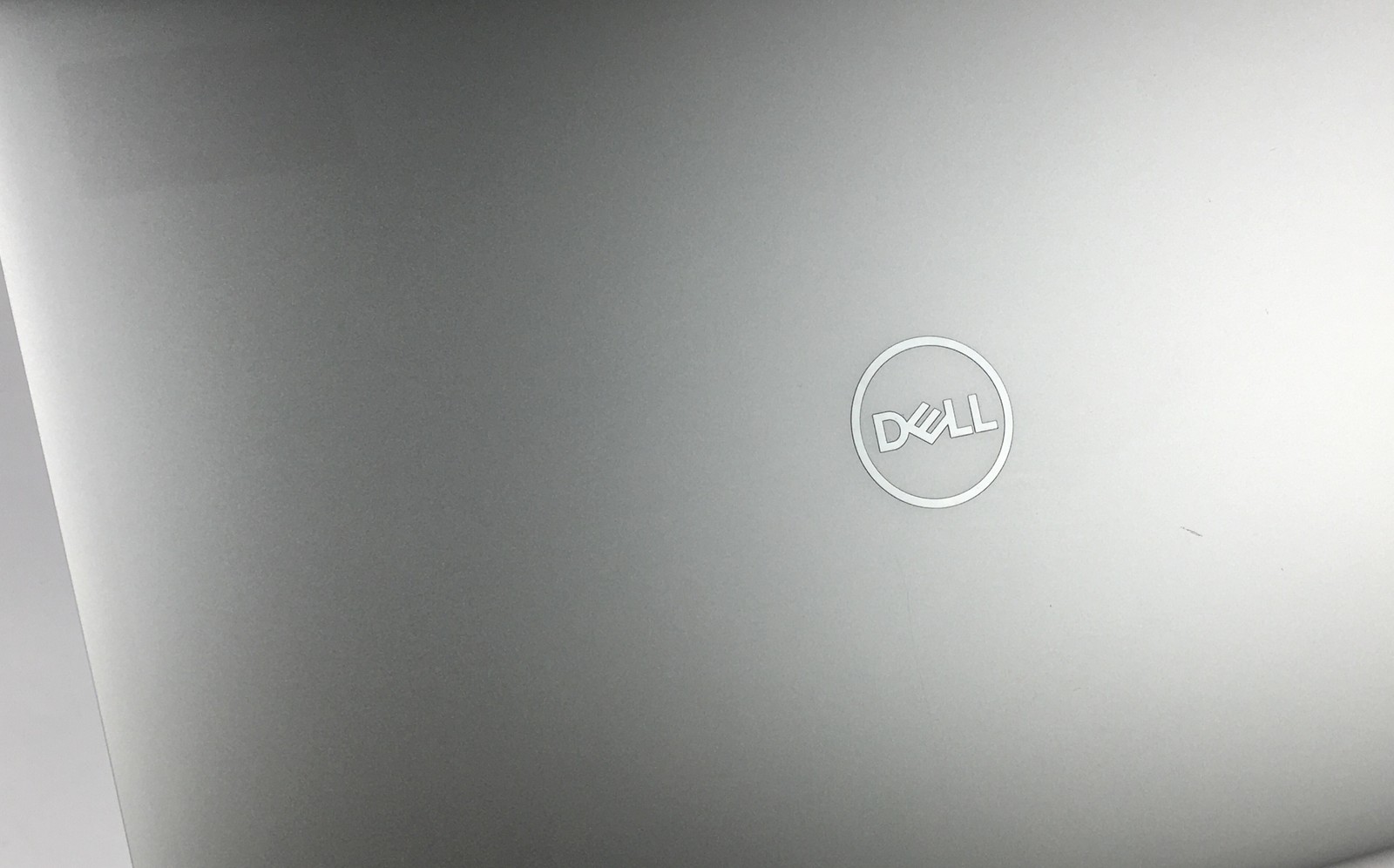 Dell Precision 5550 15.6″ i7-10850H 2.70GHz 32GB 1TB T1000 Win 11 No AC