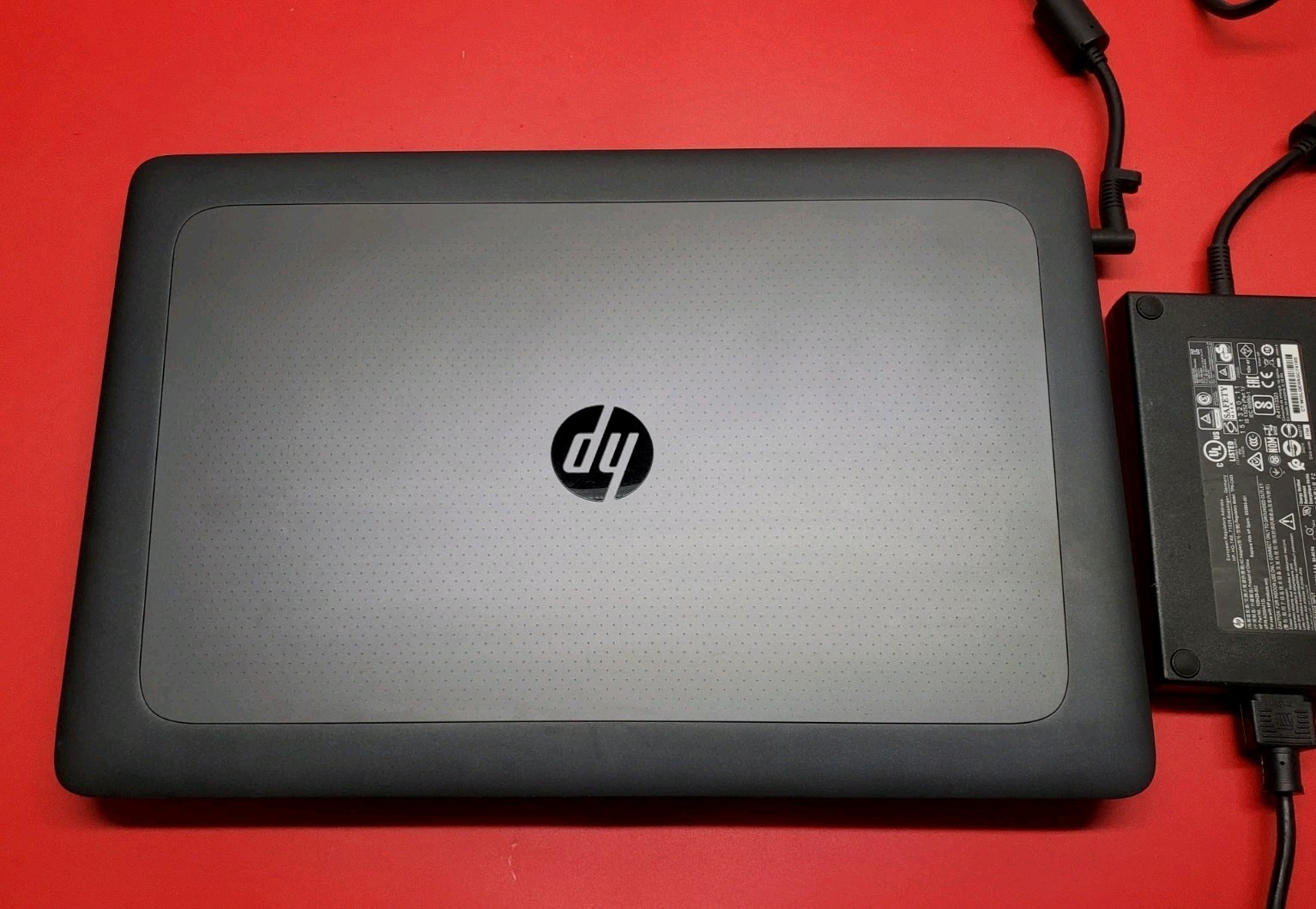 HP ZBook 17 G3 Xeon E3-1535M v5 16GB 512GB SSD + 1TB HDD Win 11 Pro Workstation