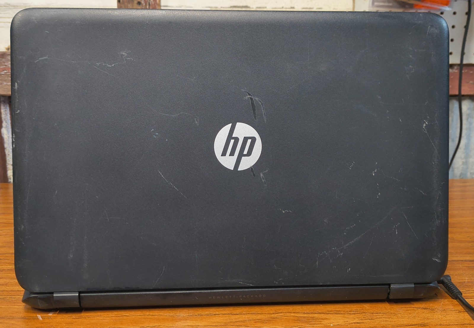 HP Notebook 15-f387wm (Touch / Windows 11 / AMD A8-7410 / 8GB / SSD / DVD)