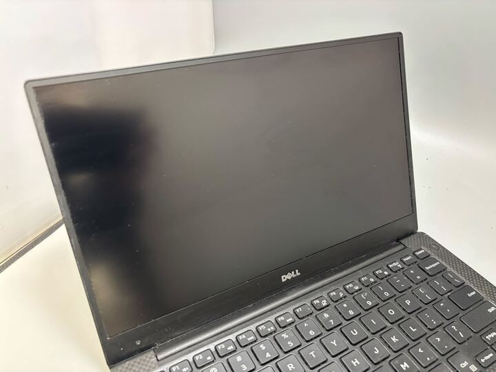 13.3″ Dell XPS 13 9350 Laptop Intel I5-6200u @2.3GHz 8GB RAM NO SSD NO OS