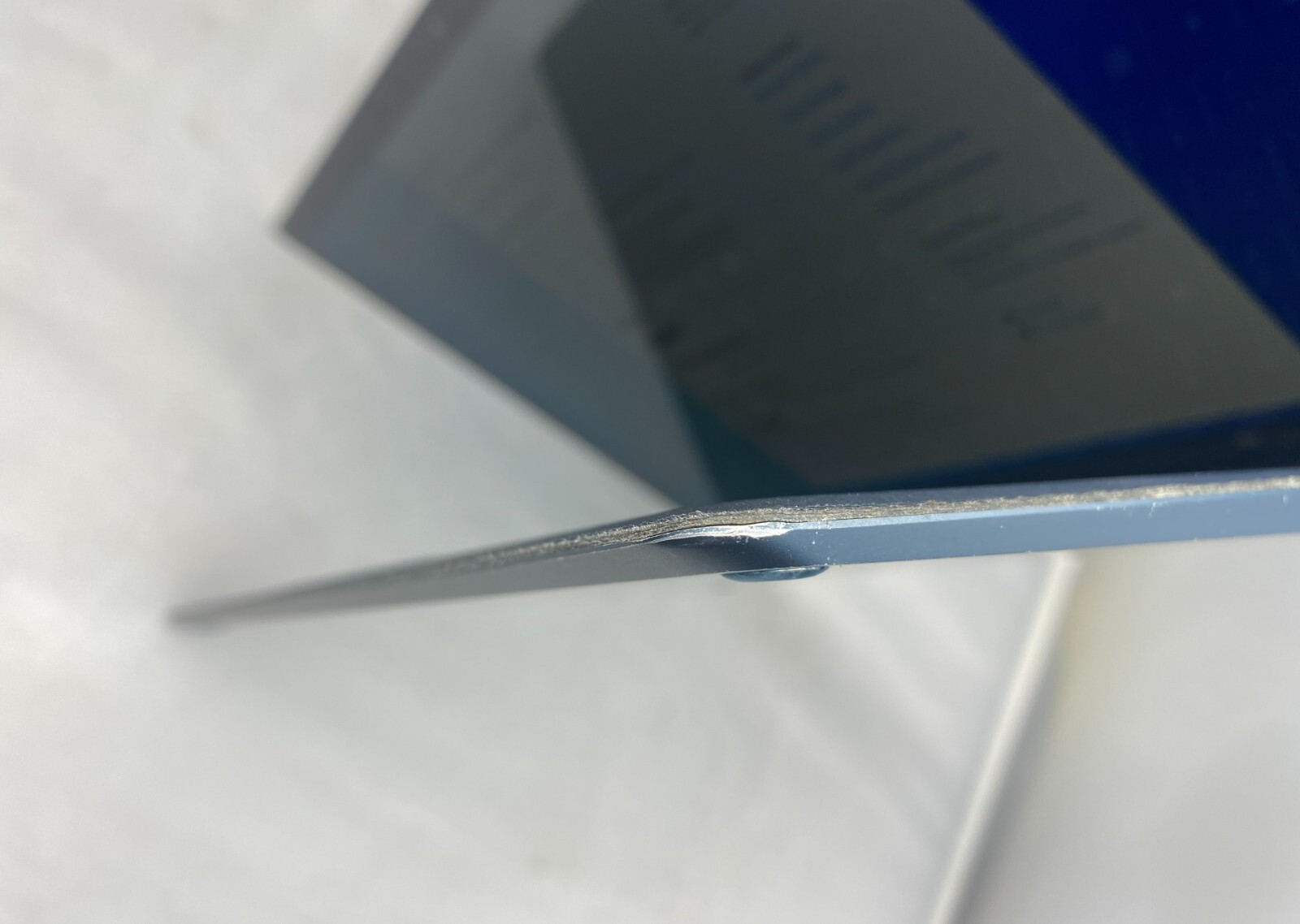 Microsoft Surface Laptop 13.5” – Intel Core i5 – 8GB – 256GB – Cobalt Cracked