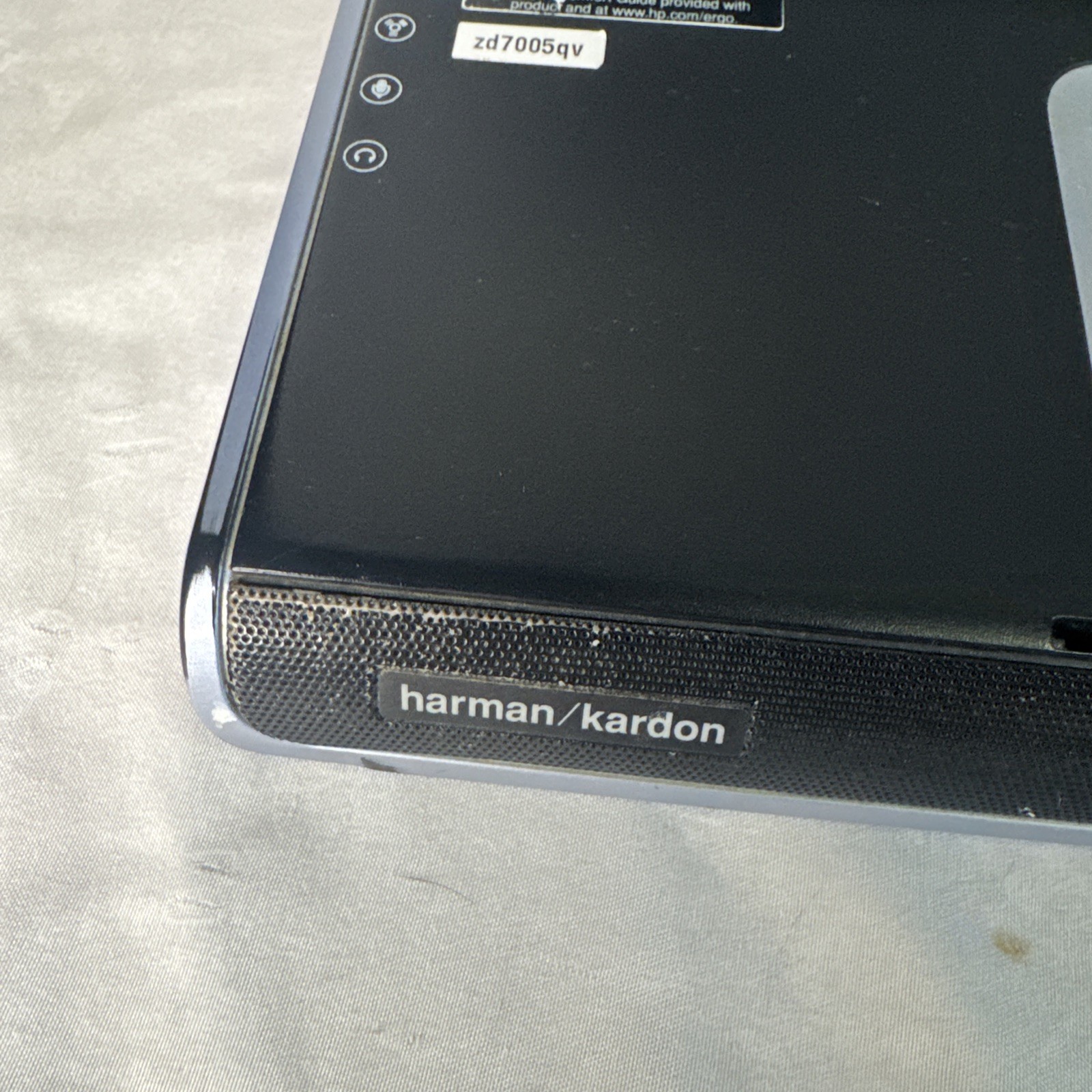 HP Pavilion Intel Pentium 4 w/ 512mb Ram & 160GB HD Windows XP Gaming Laptop