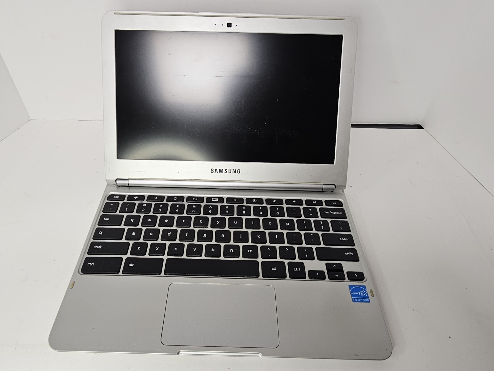 Samsung XE303 C12 11.6″ Chromebook Exynos 5 – 2GB RAM – 16GB eMMC XE303C12-A01US