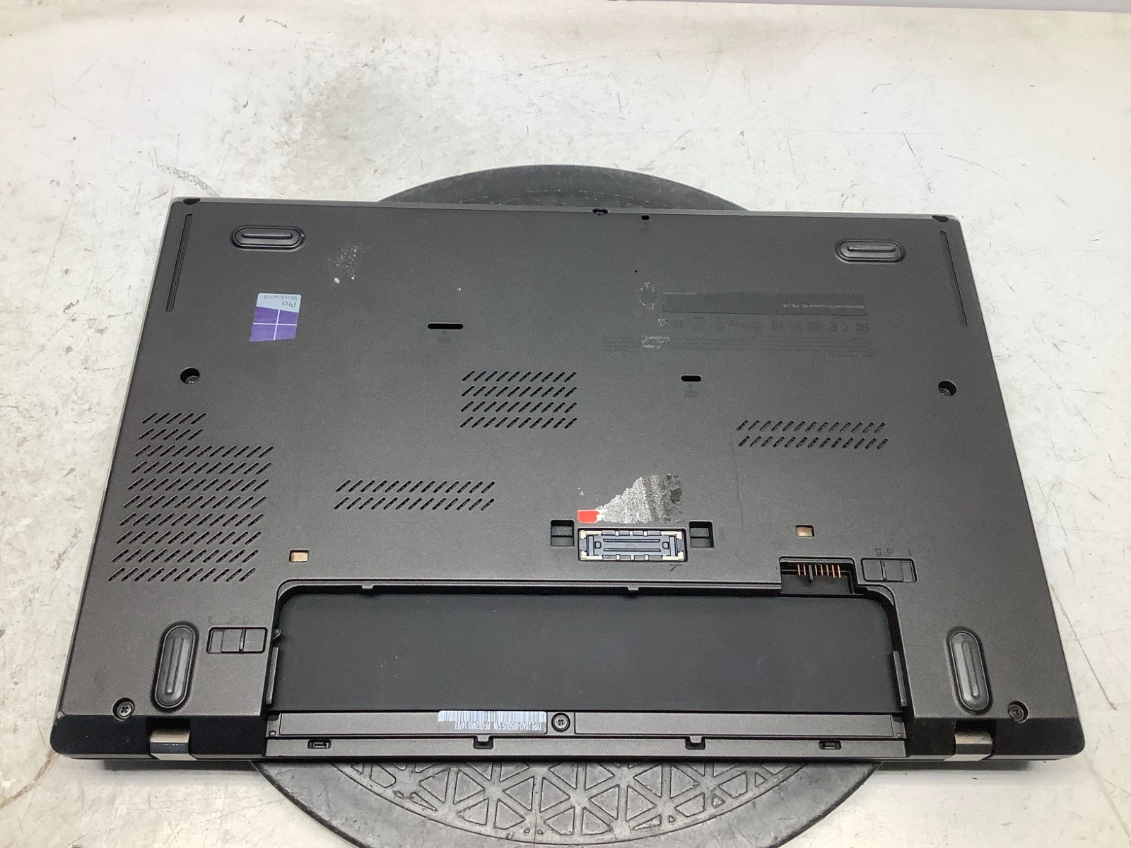 Lenovo ThinkPad T440S Intel i5 1.9GHz 8 GB NO HDD – READ – For Parts