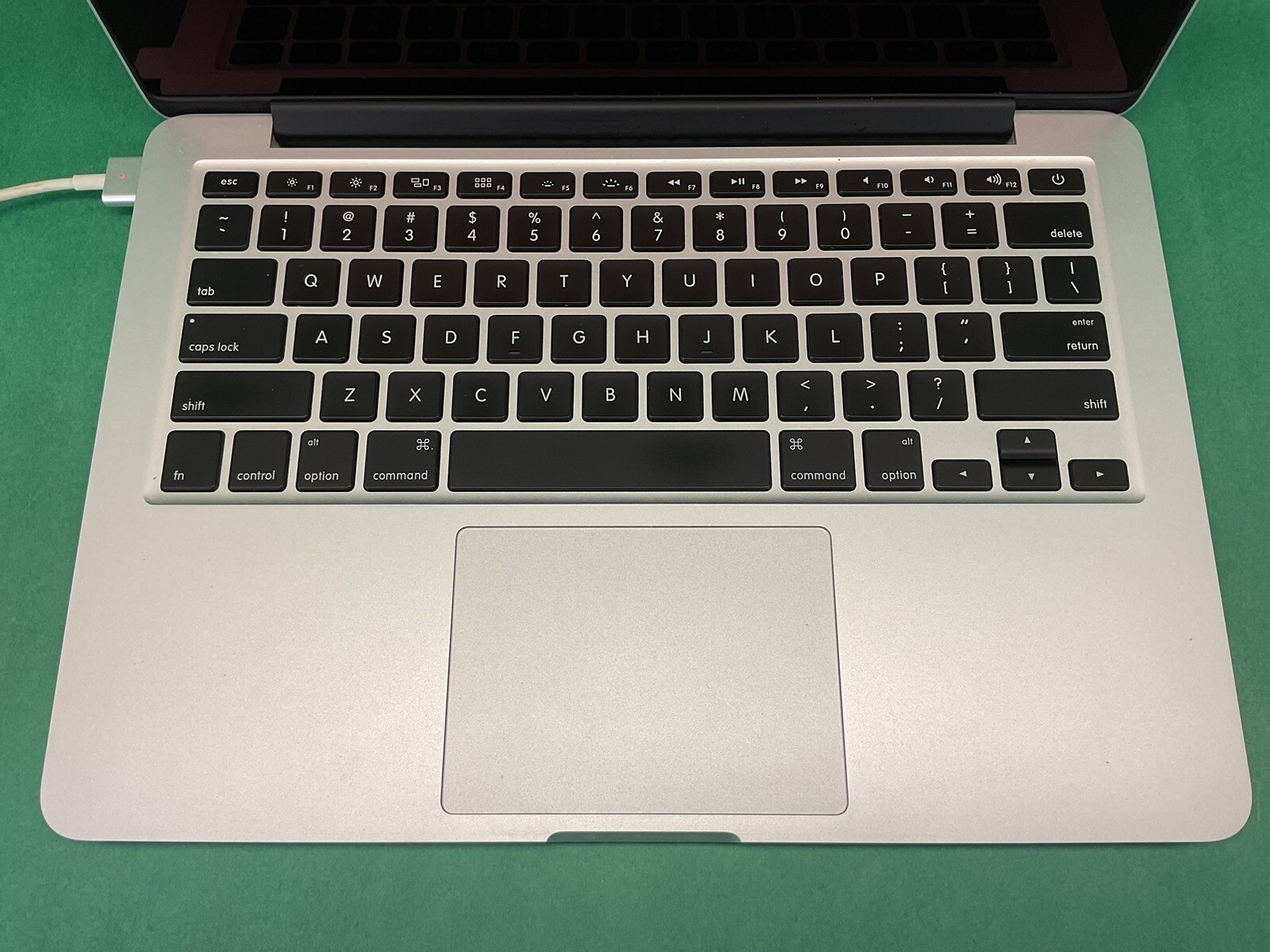 Apple MacBook Pro A1502 – 13” Laptop – POWERS ON – UNTESTED