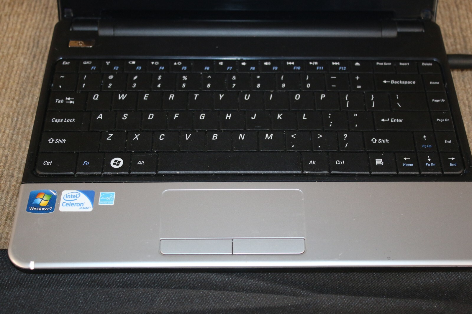 Dell Inspiron 11z PO3T Celeron 1.3ghz 2gb Ram Win 7 Home Premium WORKS!