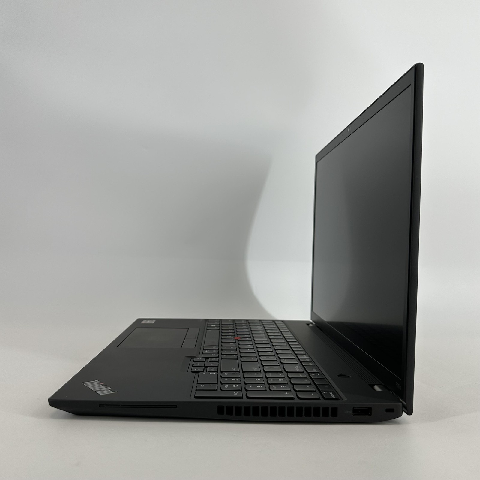Lenovo ThinkPad P16s Gen 1 FHD+ 2.7 GHz Ryzen 7 PRO 6850U 32GB 1TB SSD Very Good