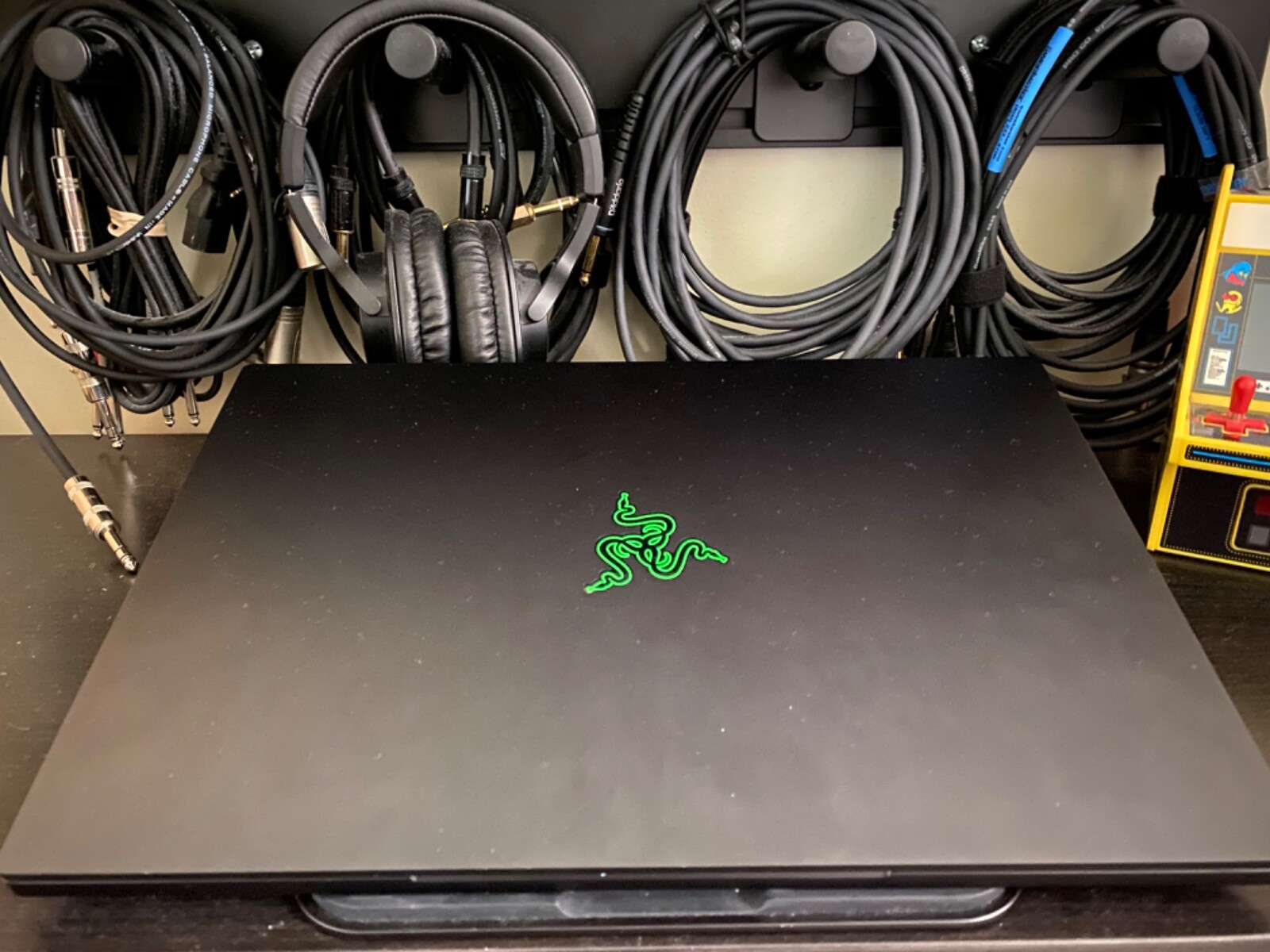 Razer Blade 15 15.6″ (6TB SSD,Intel Core i7 9th Gen., 4.50 GHz, 32GB RAM)…