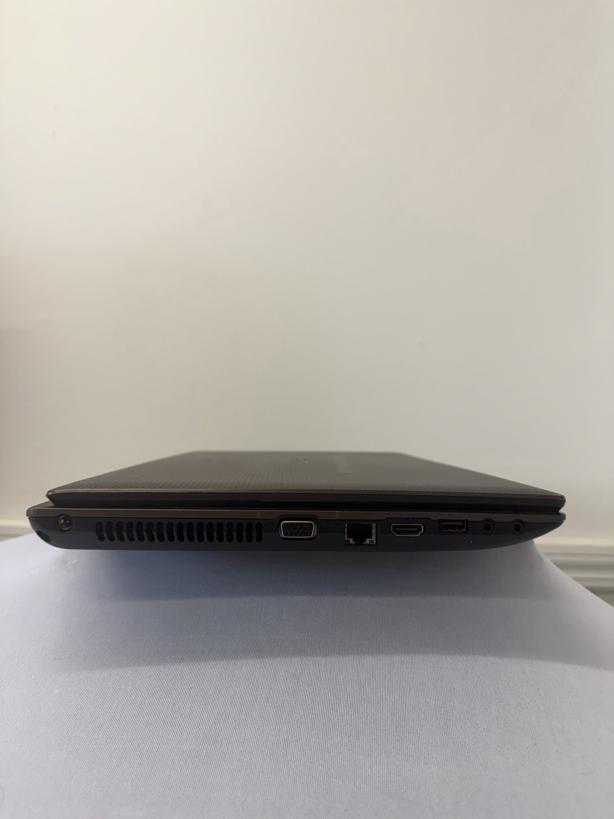 Acer Aspire 5253 Laptop – Good Screen – AMD C-50 – Read Des