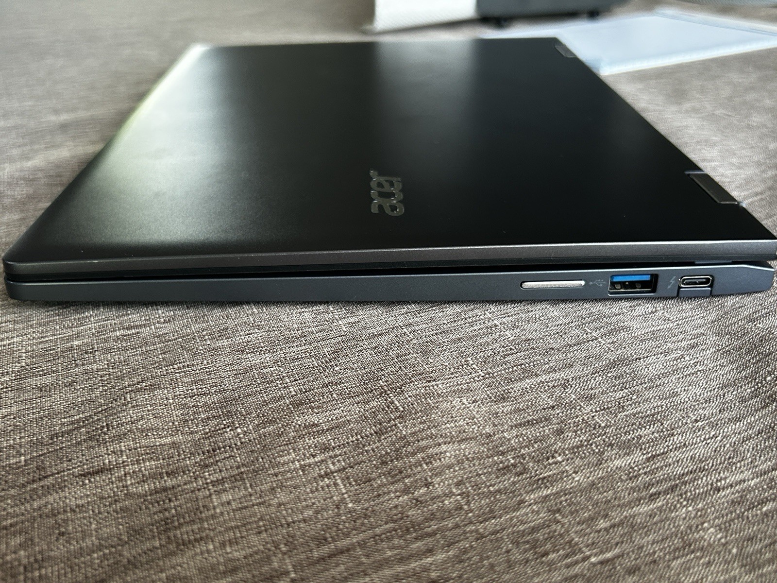 Acer Chromebook 14in Touchscreen 2-in-1 Intel Core i3 8GB 128GB SSD (CP714-1WN)