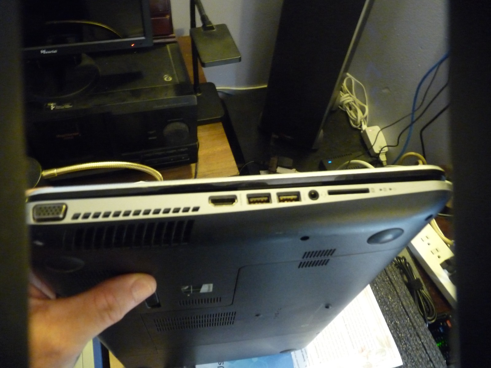 HP Pavilion 17-E117DX 8 GB RAM, 500 GB HDD, CORE I3 (as is) read description