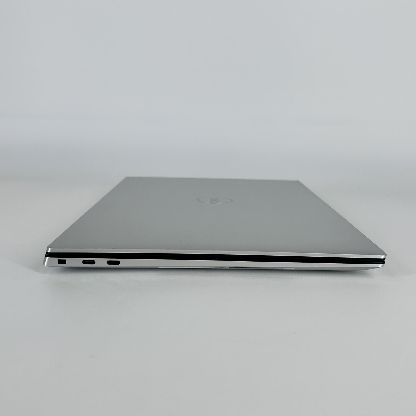 Dell XPS 15 9530 FHD+ 2.4 GHz i7-13700H 32GB 1TB SSD Arc A370M – WHITE SPOTS