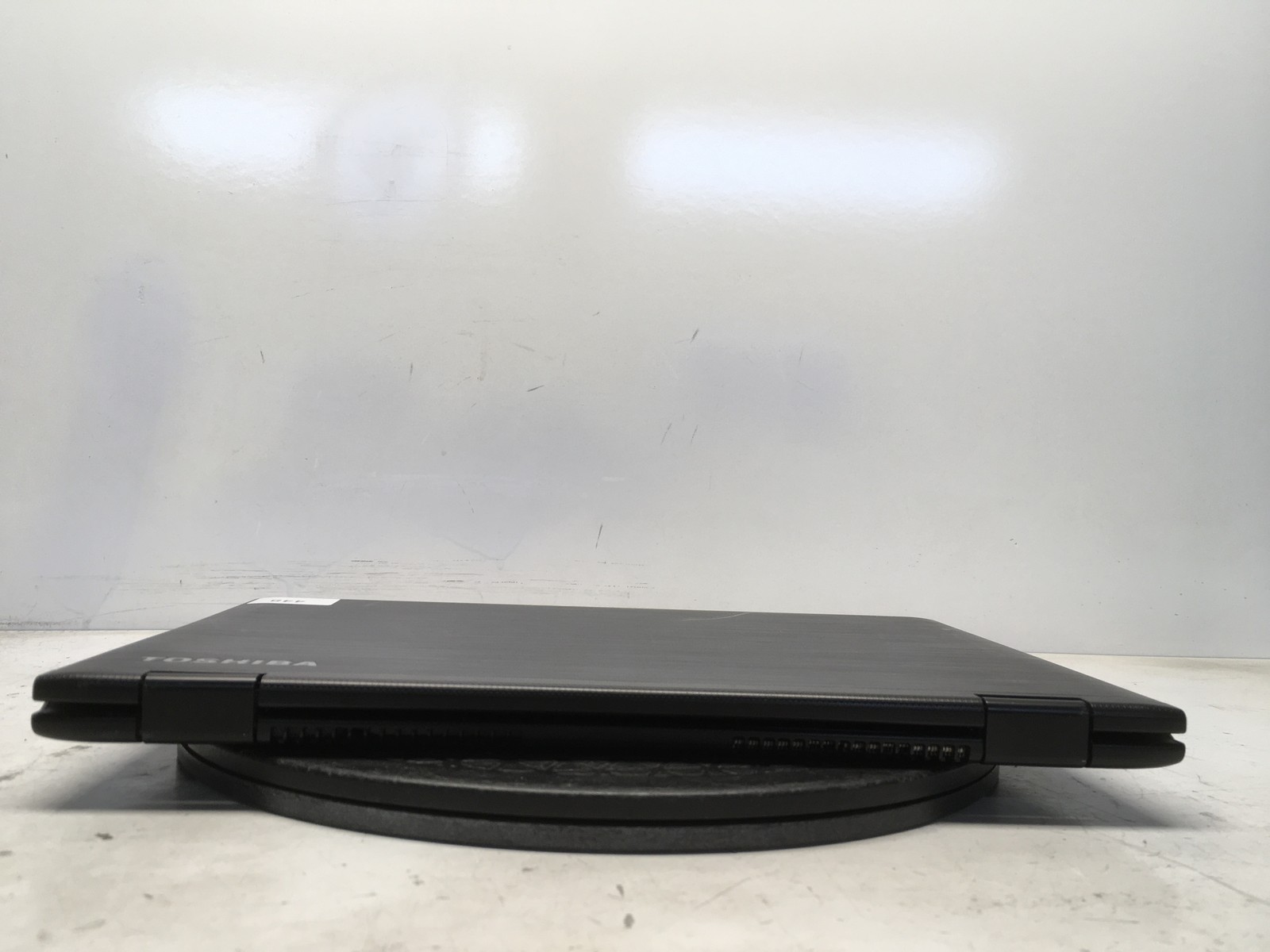 Toshiba Satellite E45W-C4200X Intel Core i3-5015U 6 GB NO HDD No Batt
