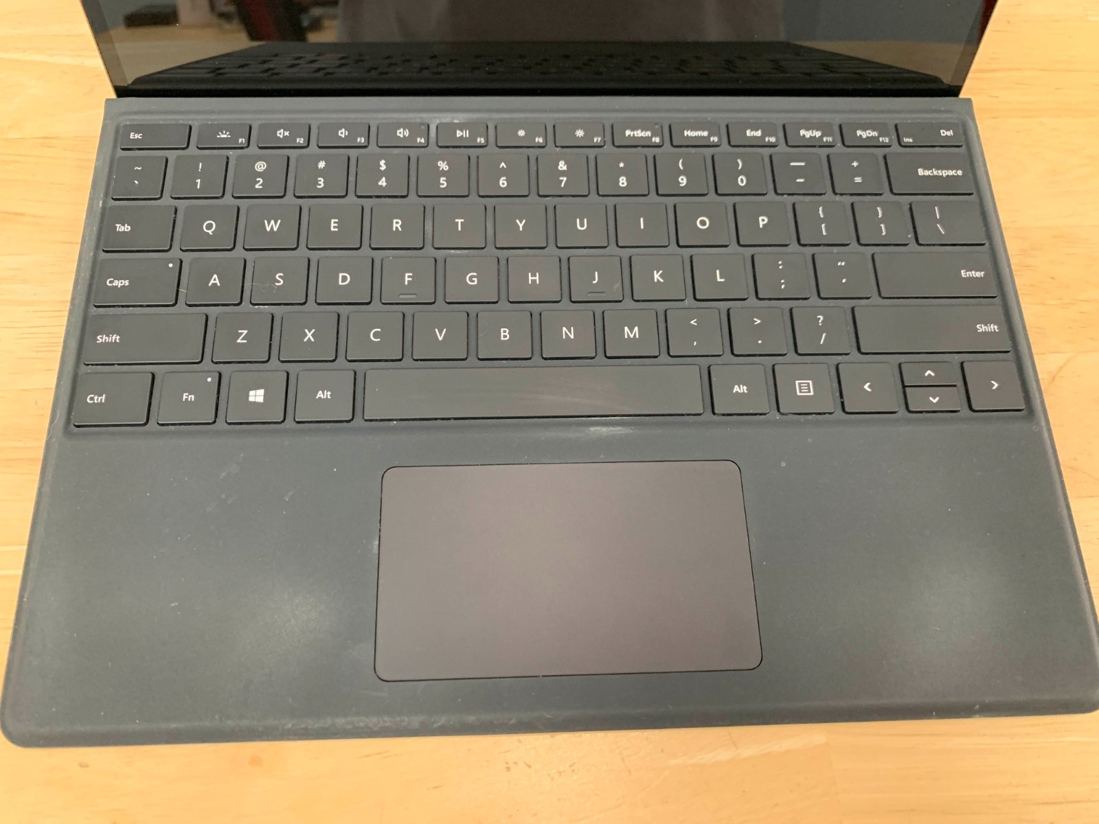 Microsoft Surface Pro 8 / 1983 i7-1185G7 16GB RAM 256GB SSD CHARGING PORT DEFECT