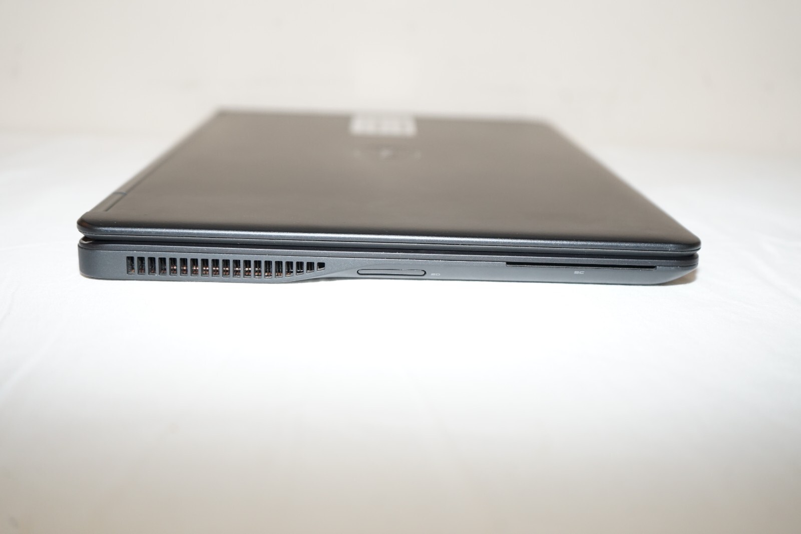 ^ Dell Latitude E7450 14″ Intel i7-5600U @ 2.60GHz 4GB Ram No HD #C1670